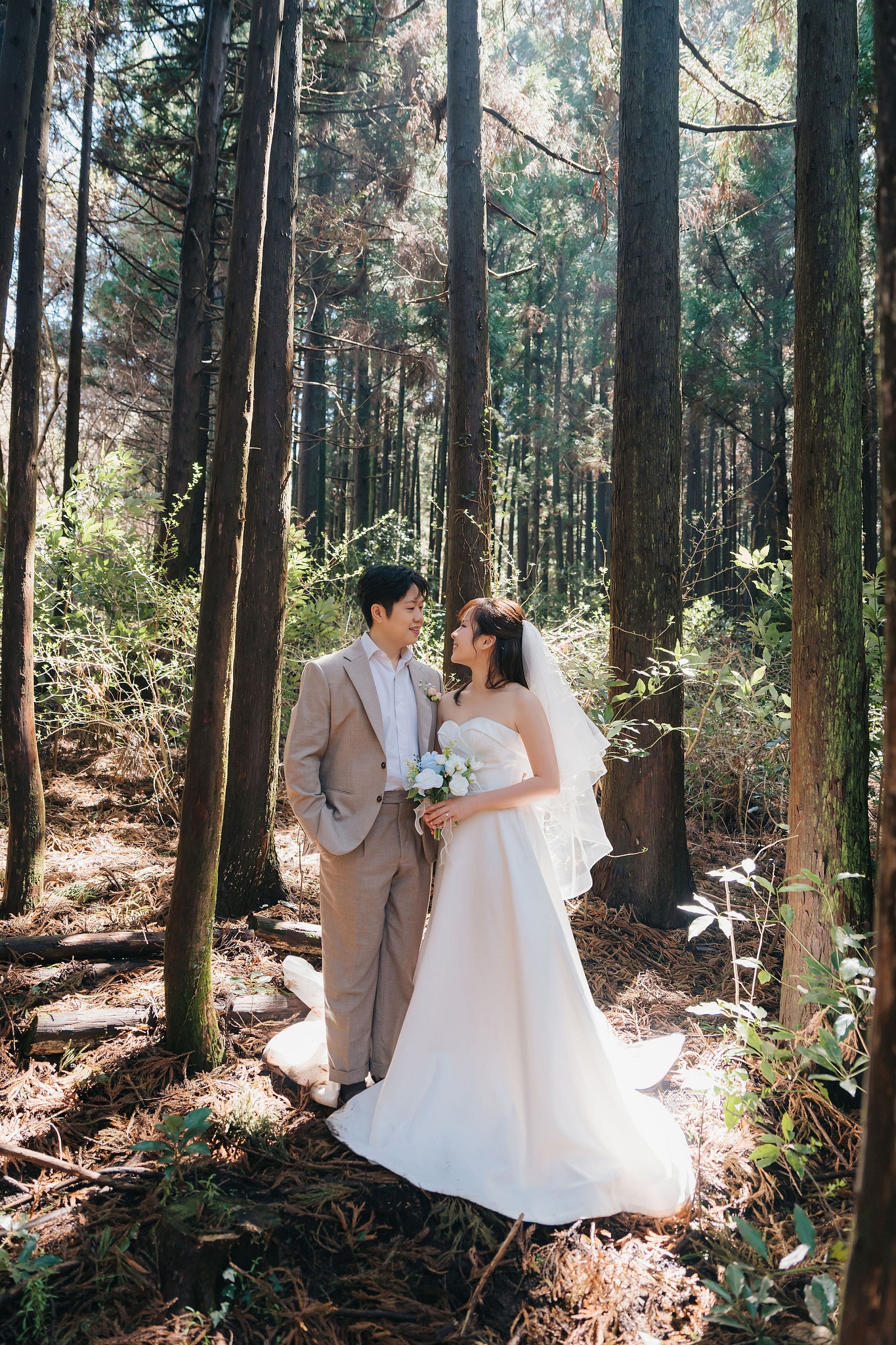 Jeju Pre-Wedding Photoshoot | Wangimae Forest, Yerae Ecological Park & Geumneung Beach at Wangimae Forest pre-wedding photo