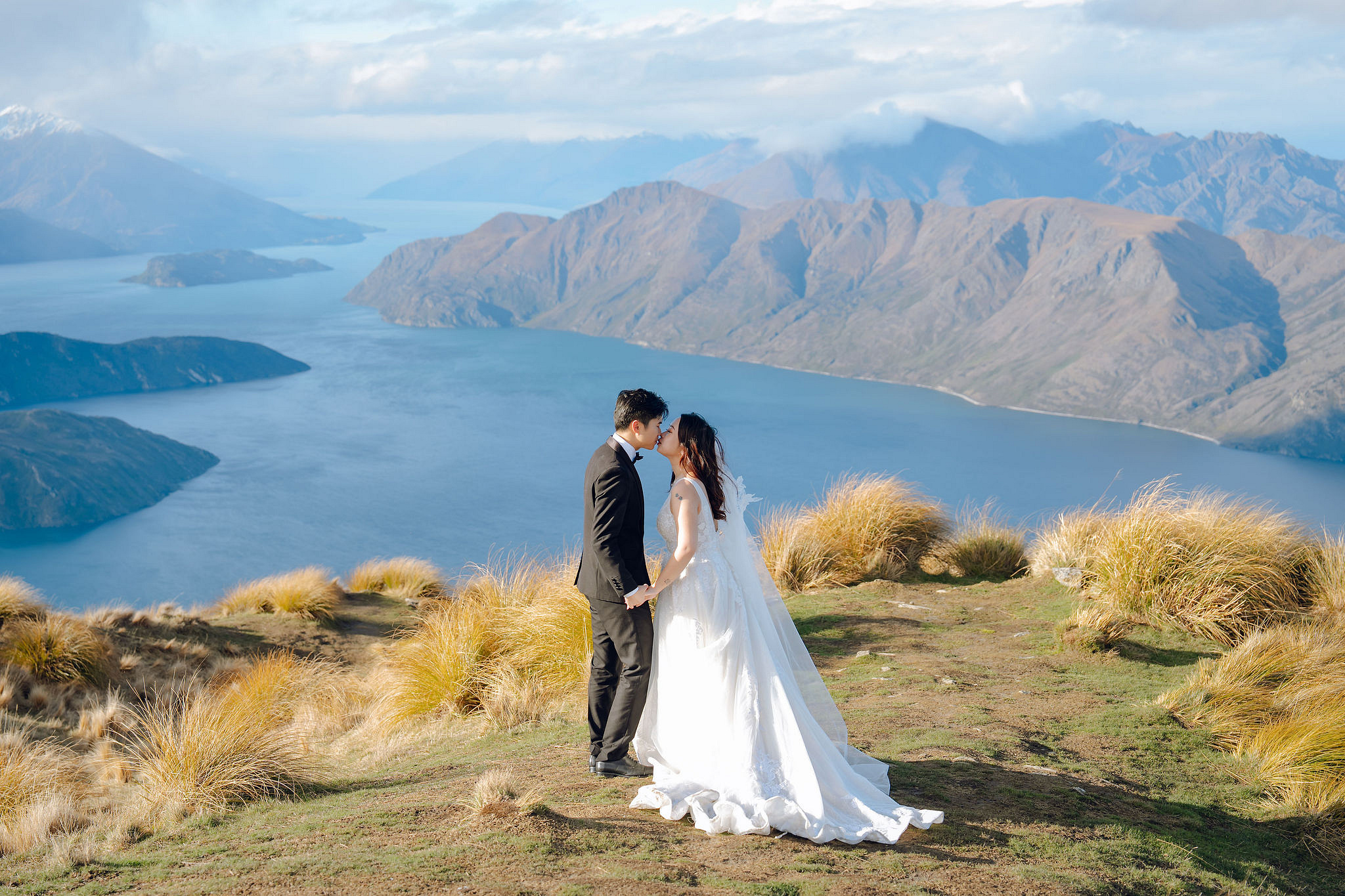 New Zealand Pre-Wedding Photoshoot | Lake Wakatipu, Alta Tarns, Coromandel Peak to Mount Cook at Coromandel Peak pre-wedding photo