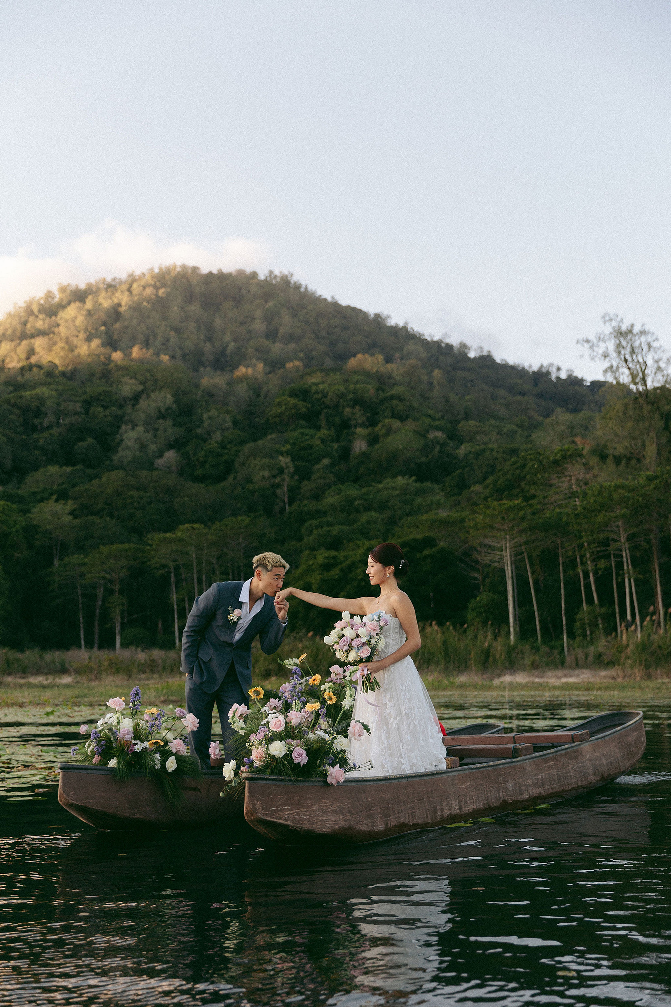 Bali Pre-Wedding Photoshoot | Lake Tamblingan, Kebun Raya Botanic Gardens & Blangsinga Waterfall at Lake Tamblingan pre-wedding photo