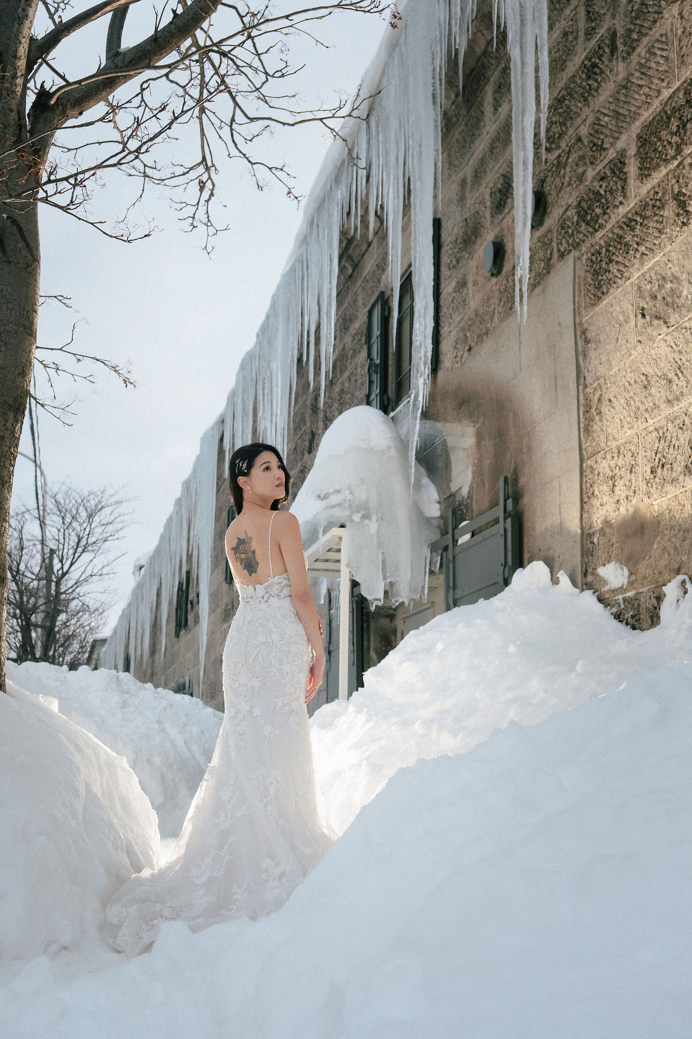 Hokkaido Pre-Wedding Photoshoot with Iyahiko Shrine, Nakajima Park, Moerenuma Park & Otaru Canal at Otaru Port pre-wedding photo