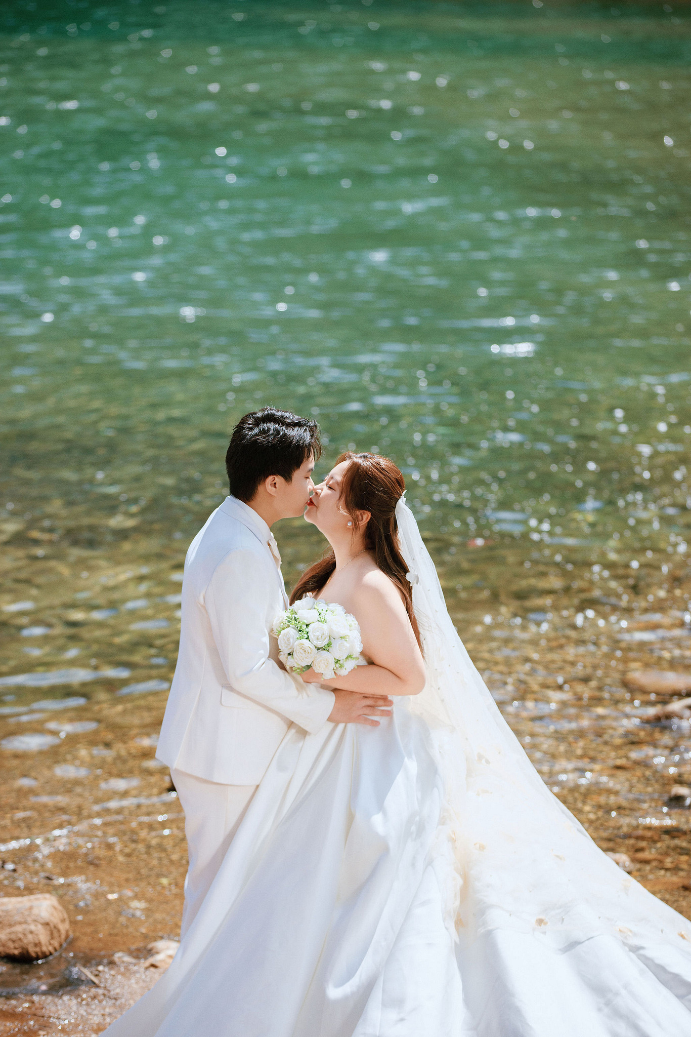 Lijiang Pre-Wedding Photoshoot | Spruce Meadow, Blue Moon Valley & Alpine Lake at Blue Moon Valley pre-wedding photo