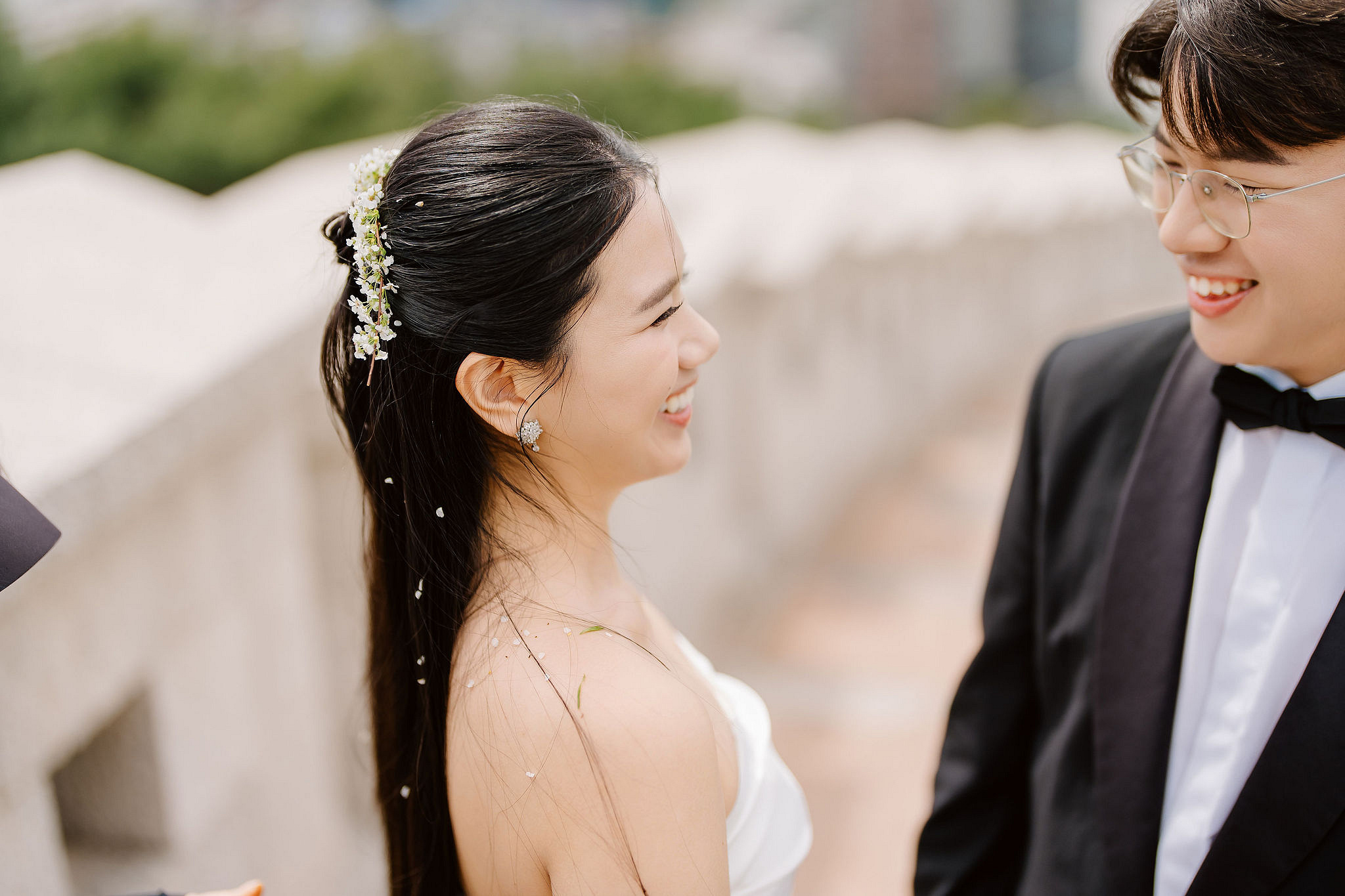 Seoul Pre-Wedding Photoshoot | Namsan, City Streets & Hangang Park at Namsan pre-wedding photo