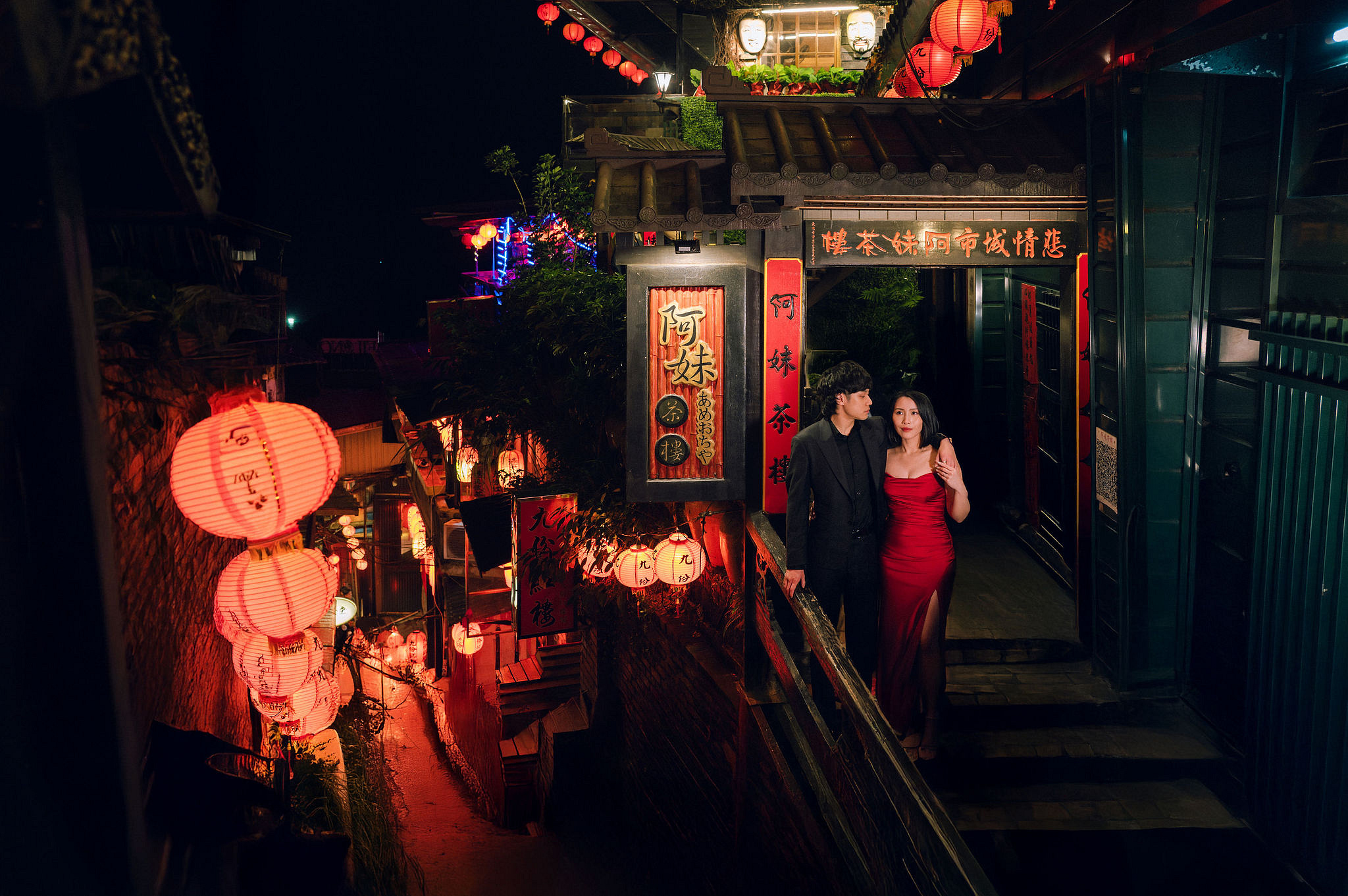 Taiwan Pre-Wedding Photoshoot | Ximending, Lengshuikeng & Jiufen at Jiufen pre-wedding photo