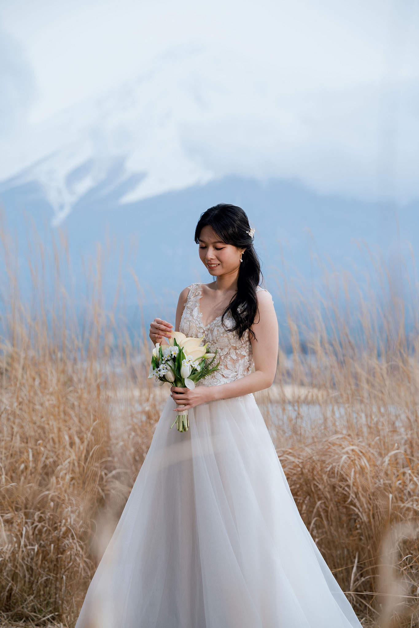 Tokyo & Mt Fuji Pre-Wedding Photoshoot | Senso-Ji Temple, Tokyo Park & Lake Kawaguchiko at Lake Kawaguchiko pre-wedding photo