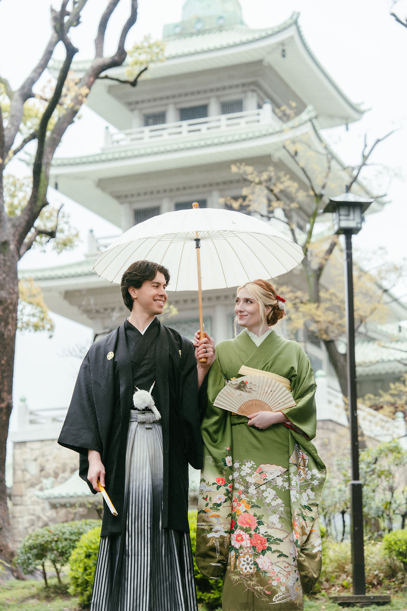 Tokyo & Mt. Fuji Pre-Wedding Photoshoot | Tokyo Garden Shrine, Lake Kawaguchiko & Shinjuku Street at Tokyo Garden Shrine pre-wedding photo