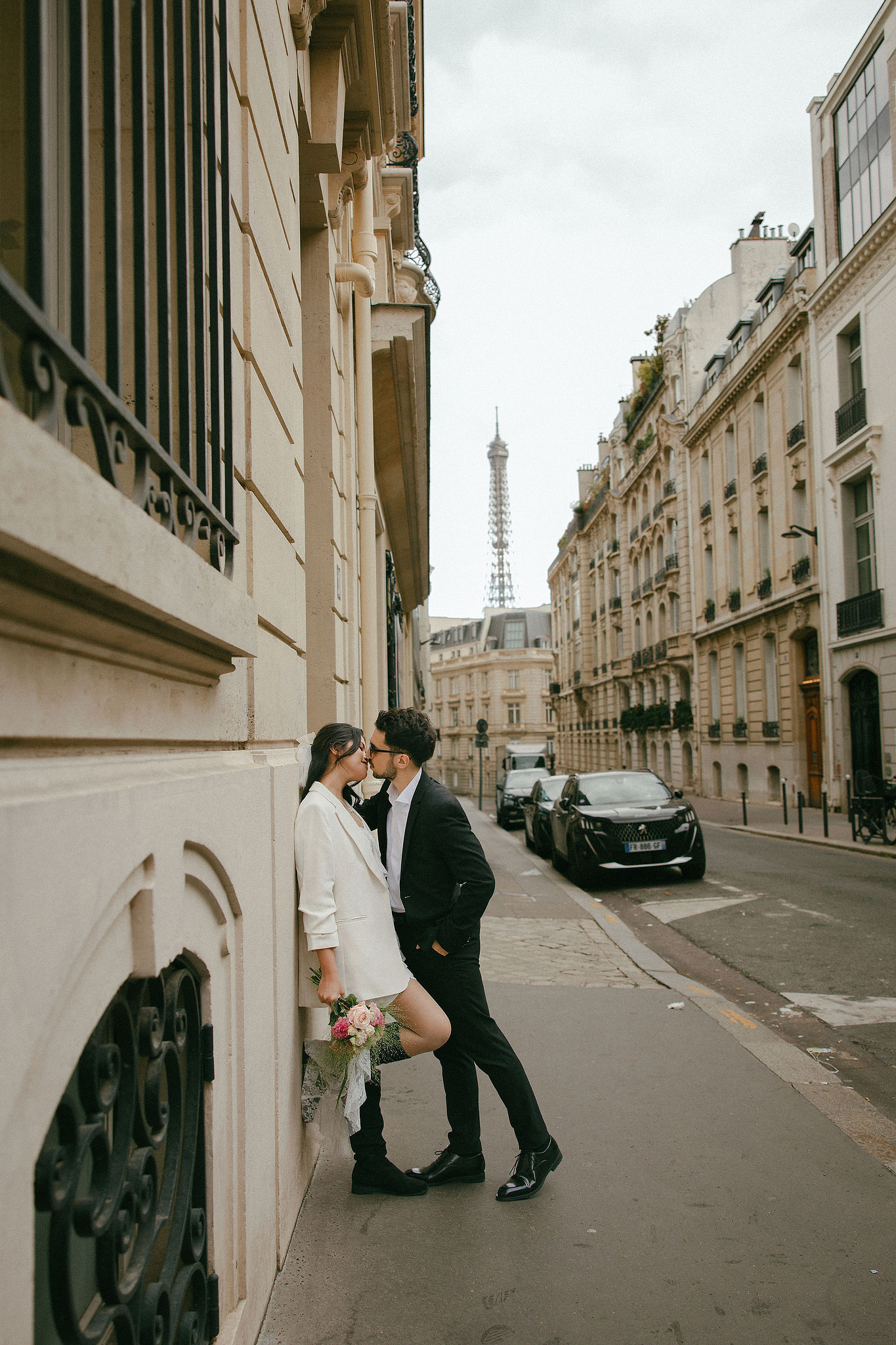 Paris Pre-Wedding Photoshoot | Place du Trocadéro, Avenue de Camoëns, Parisian Café, Tuileries Garden & Louvre at Parisian Café pre-wedding photo