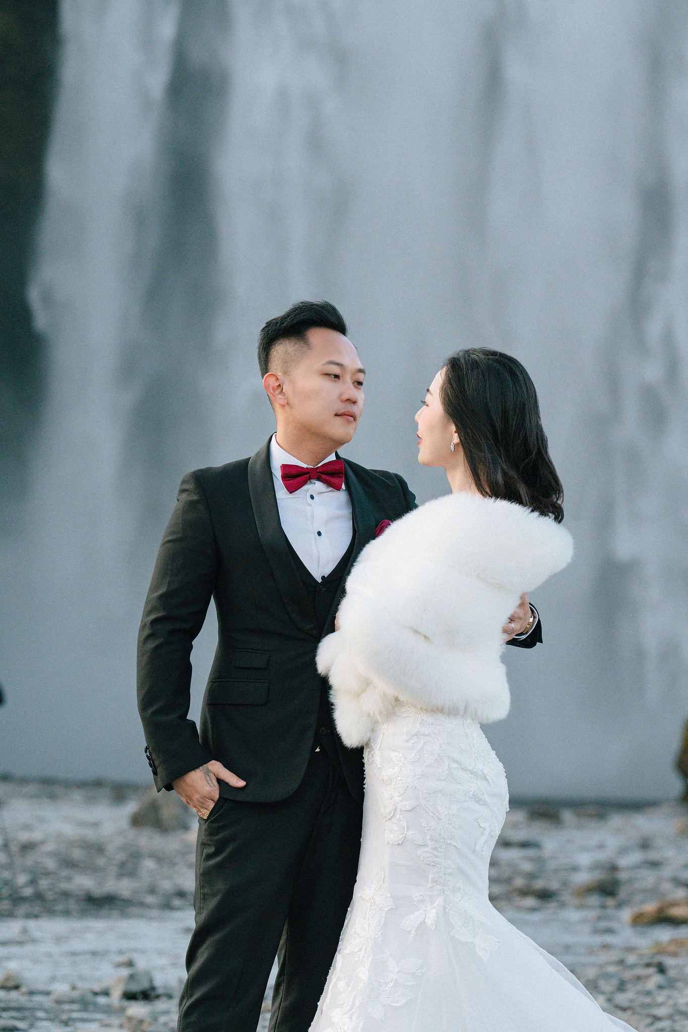Iceland Pre-Wedding Photoshoot | Hallgrimskirkja, Skogafoss, DC Plane Wreck & Black Sand Beach at Skogafoss pre-wedding photo