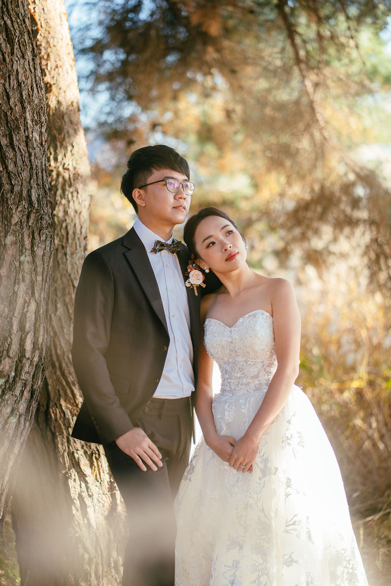 Tokyo & Mt Fuji Pre-Wedding Photoshoot | Asakusa Temple, Maple Corridor, Susuki Fields & Lake Kawaguchiko at Suzuki Fields pre-wedding photo