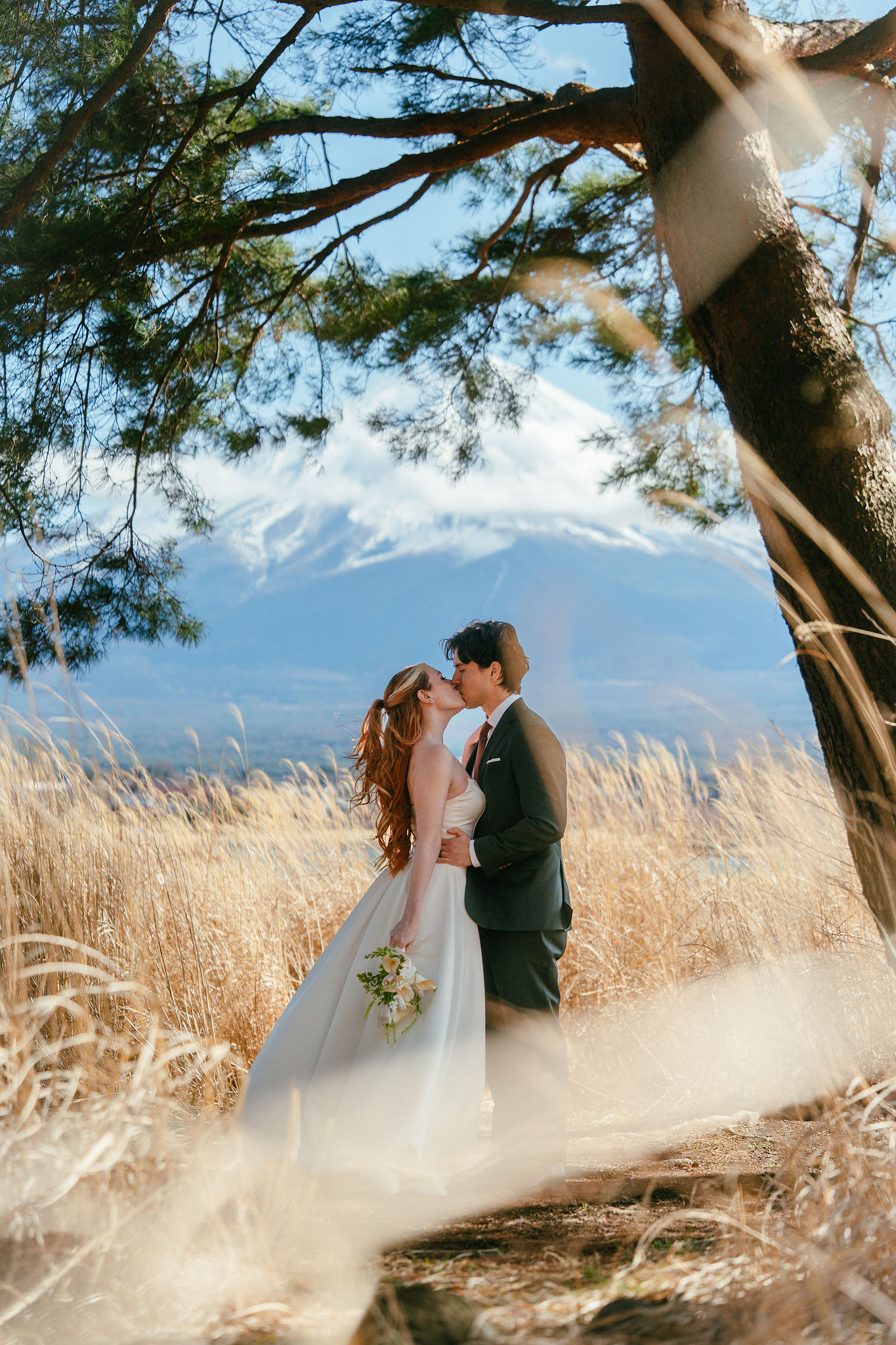 Tokyo & Mt. Fuji Pre-Wedding Photoshoot | Tokyo Garden Shrine, Lake Kawaguchiko & Shinjuku Street at Lake Kawaguchiko pre-wedding photo