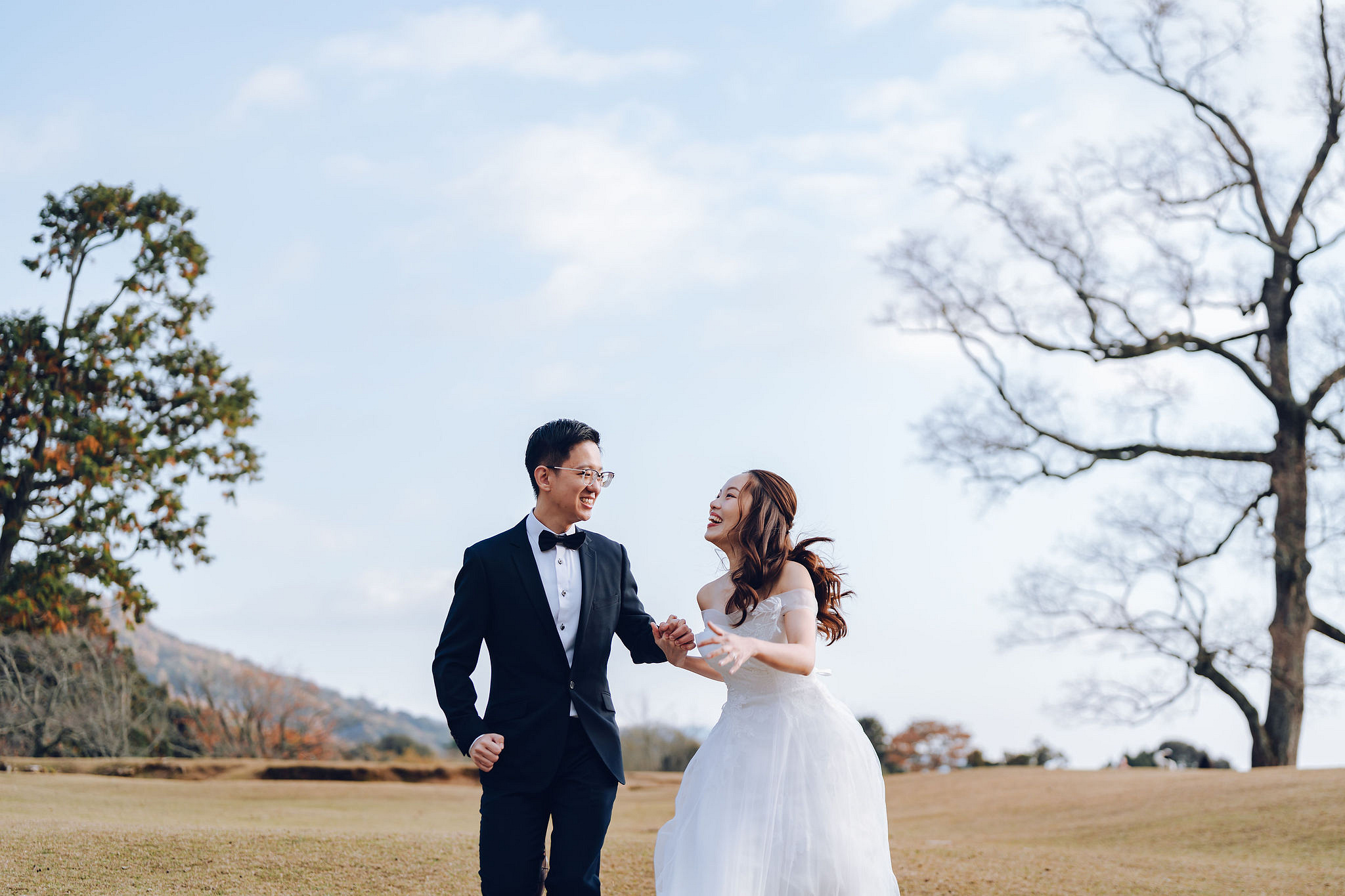 Kyoto Pre-Wedding Photoshoot | Kamo River, Nara Deer Park & Mt. Wakakusa at Mt. Wakakusa pre-wedding photo