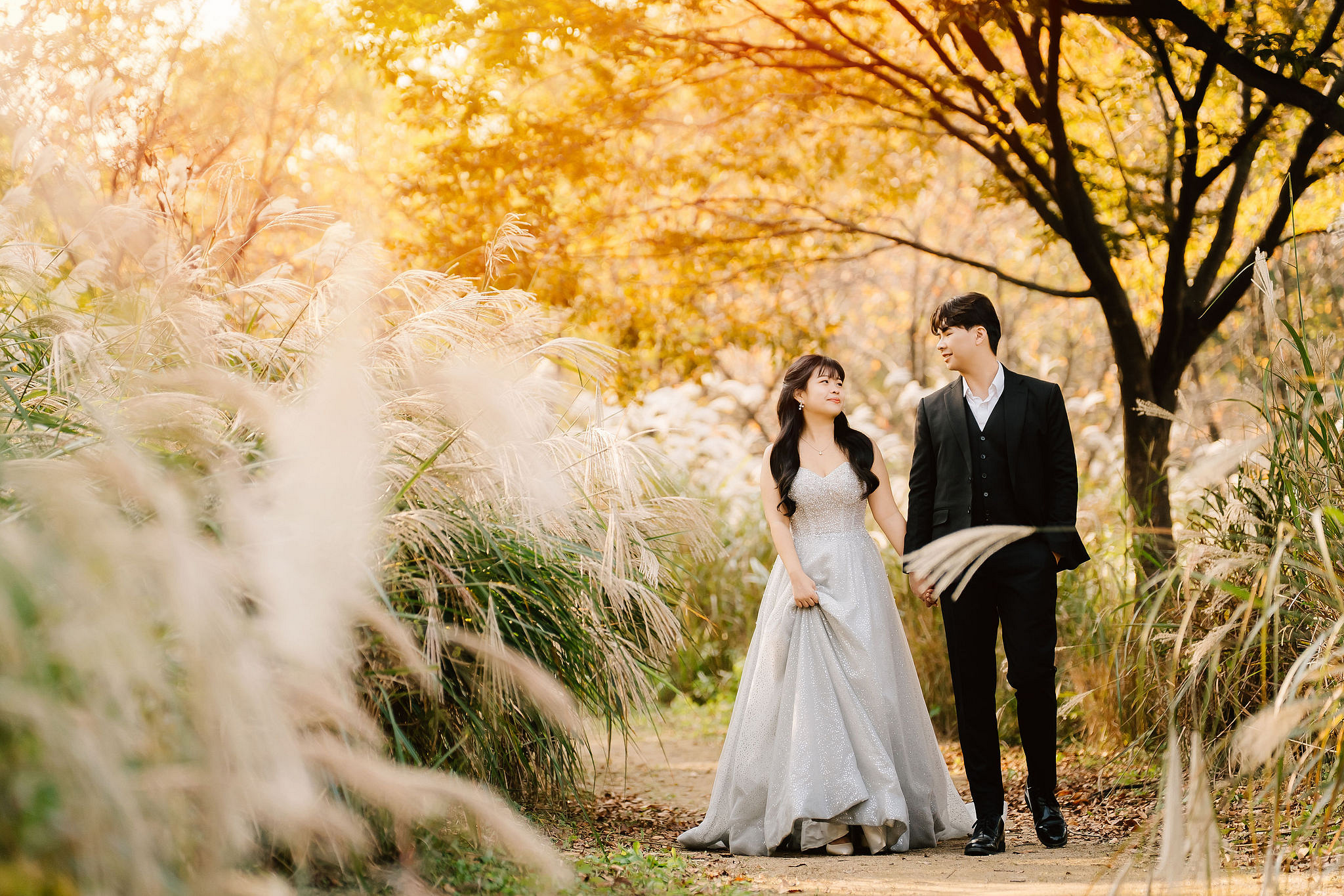 Seoul Pre-Wedding Photoshoot | Muhly Park, Seoul Forest & Cafe Street` at Seoul Forest pre-wedding photo