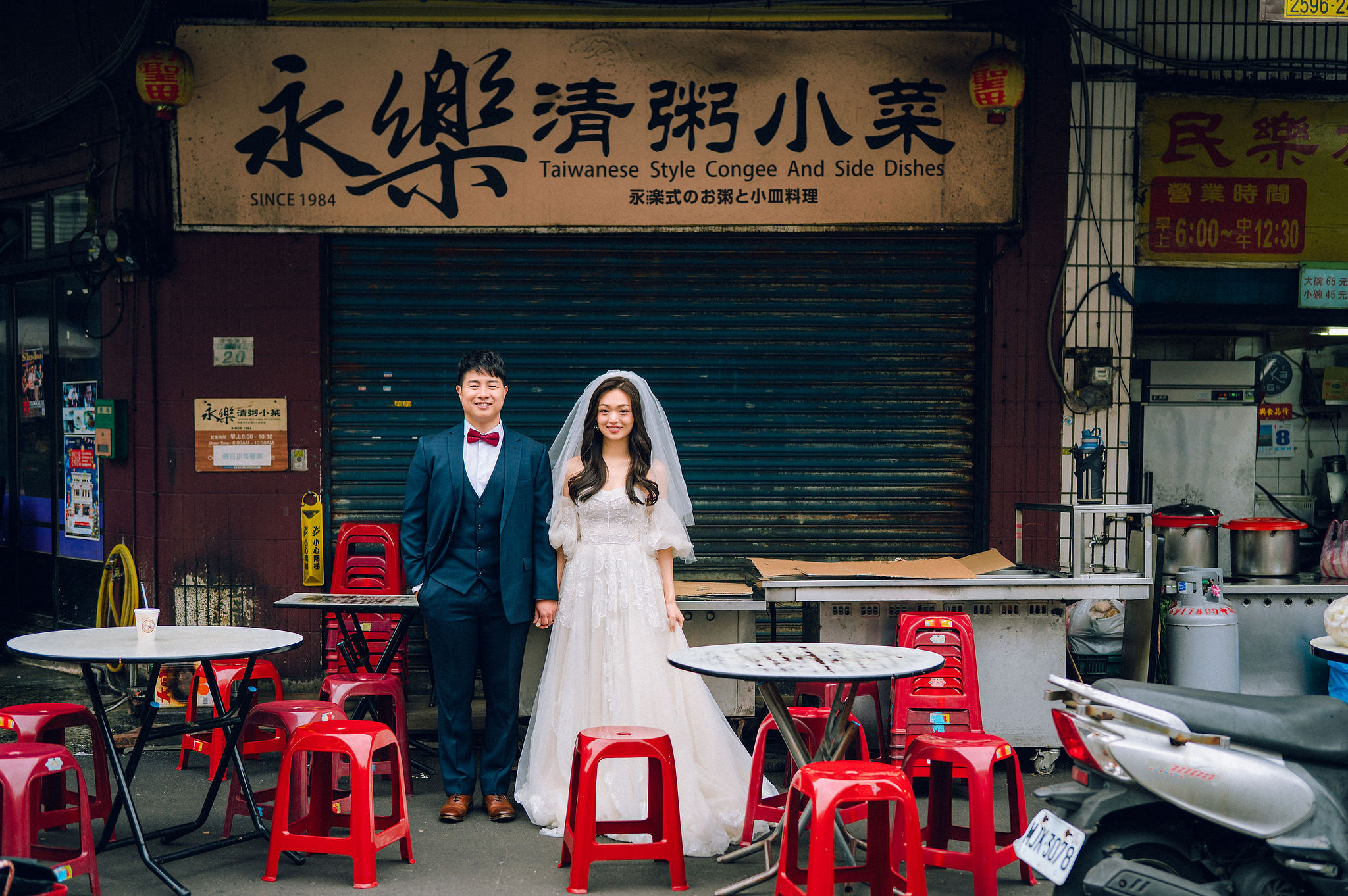 Taiwan Pre-Wedding Photoshoot | Dadaocheng, Nanjing Road & Huaxi Street at Dadaocheng pre-wedding photo