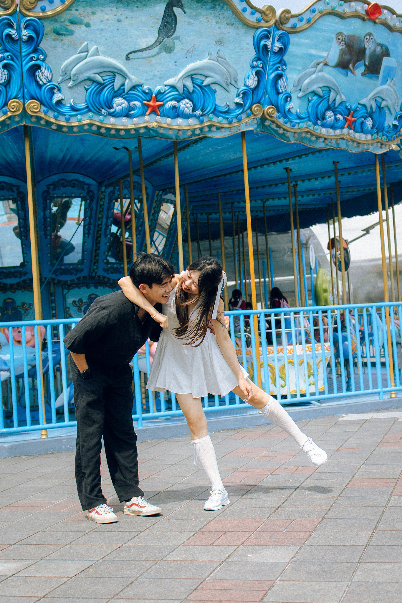 Taiwan Pre-Wedding Photoshoot | Dadaocheng & Children's Amusement Park at Children's Amusement Park pre-wedding photo