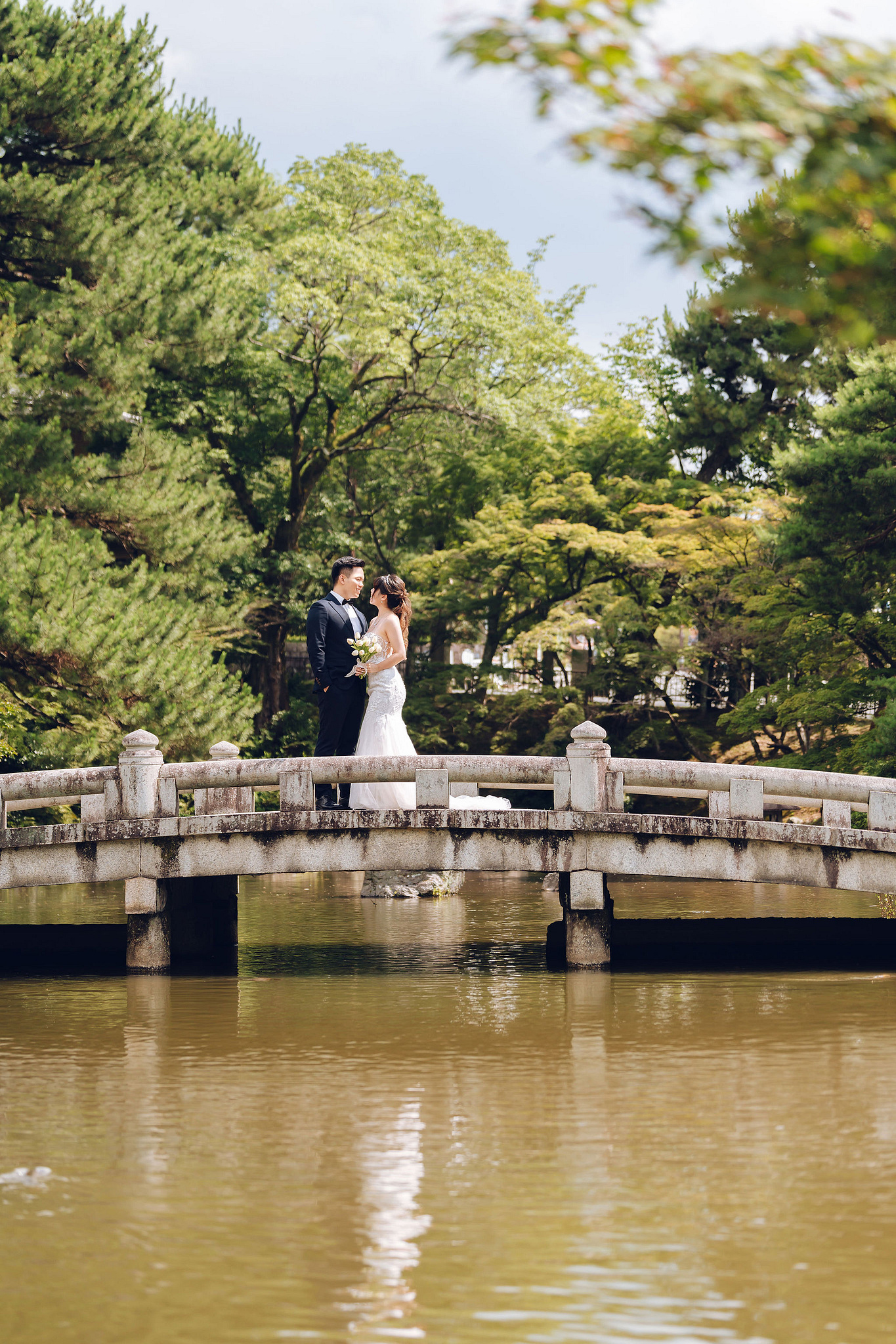 Kyoto Pre-Wedding Photoshoot | Gion Streets, Higashiyama & Nara Park at Higashiyama Roads & Pagoda View pre-wedding photo