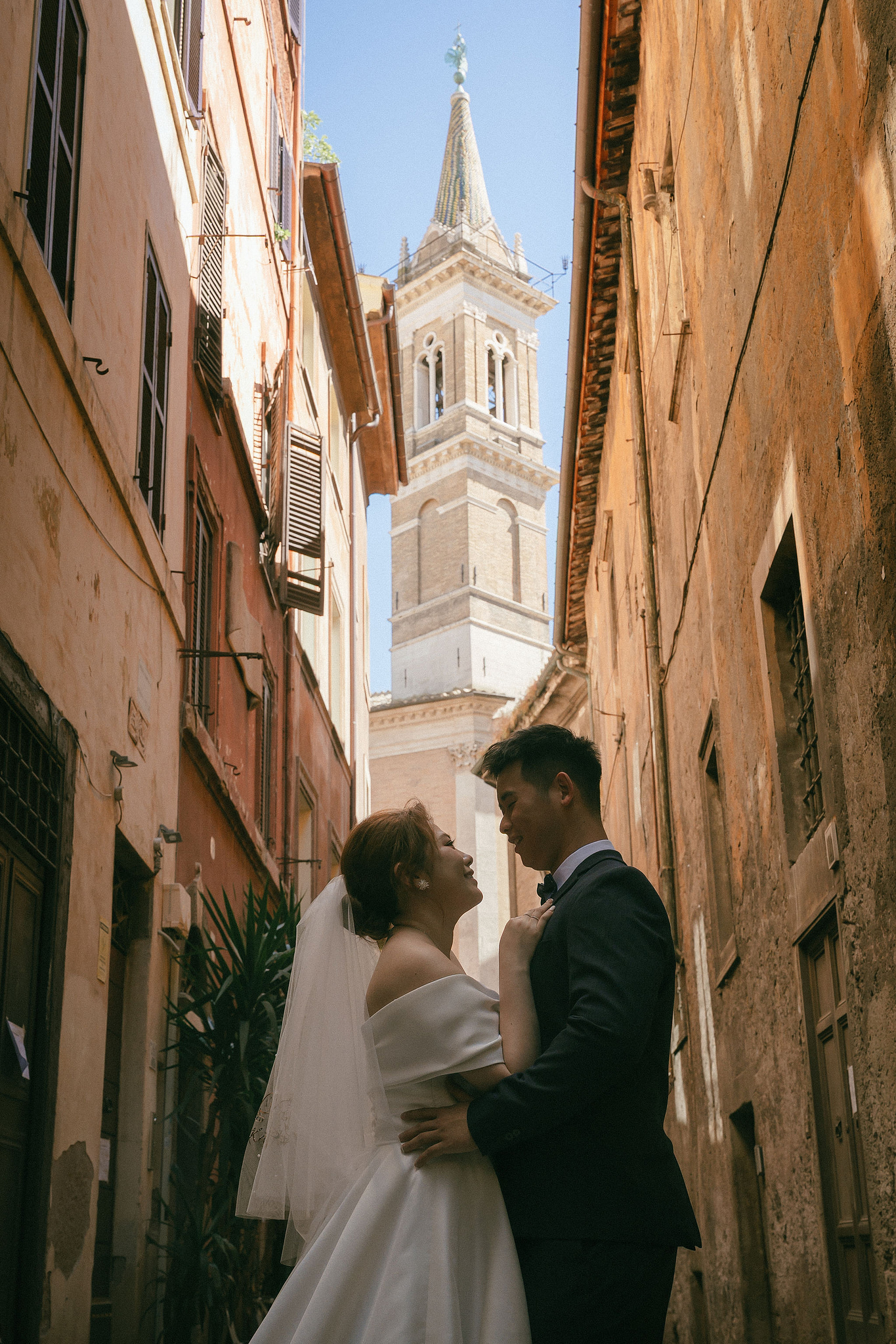 Rome Pre-Wedding Photoshoot | Rome Streets, Capitoline Hill, Basilica of St. Anthony, Villa Borghese & Giardino di Sant’Alessio at Rome Streets pre-wedding photo