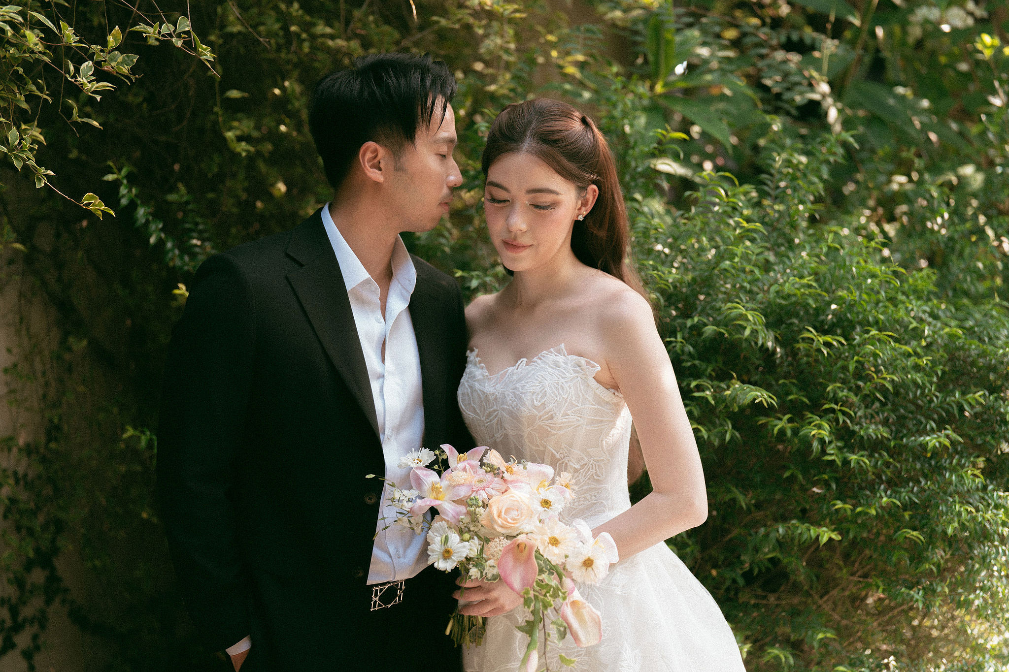 Ho Chi Minh Vietnam Pre-Wedding Photoshoot | European Film Studio, Market Streets & Saigon Bridge at Jardin de Rom pre-wedding photo