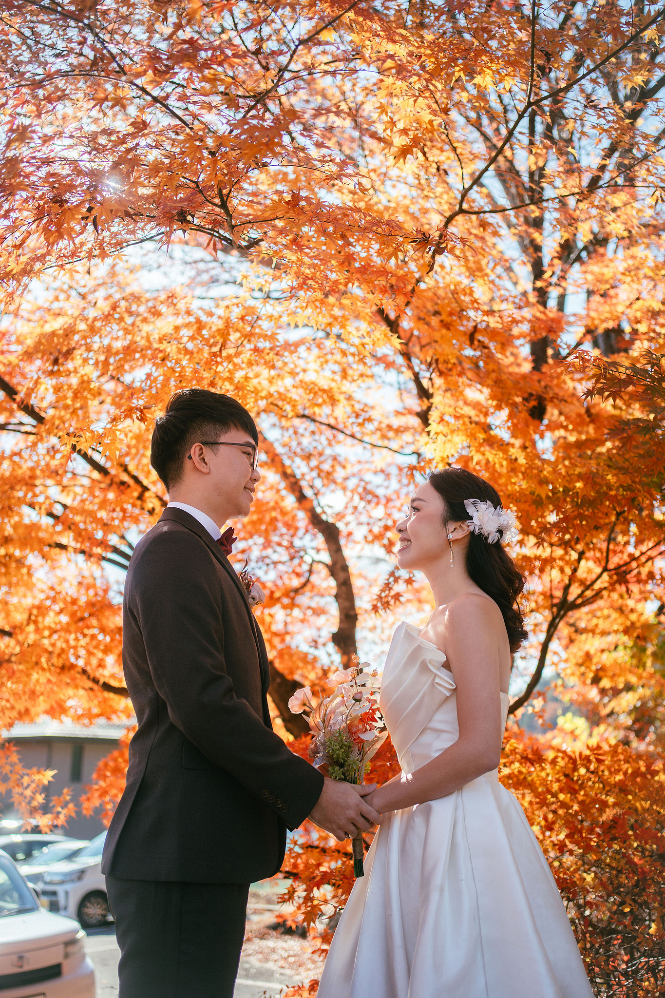 Tokyo & Mt Fuji Pre-Wedding Photoshoot | Asakusa Temple, Maple Corridor, Susuki Fields & Lake Kawaguchiko at Maple Corridor pre-wedding photo