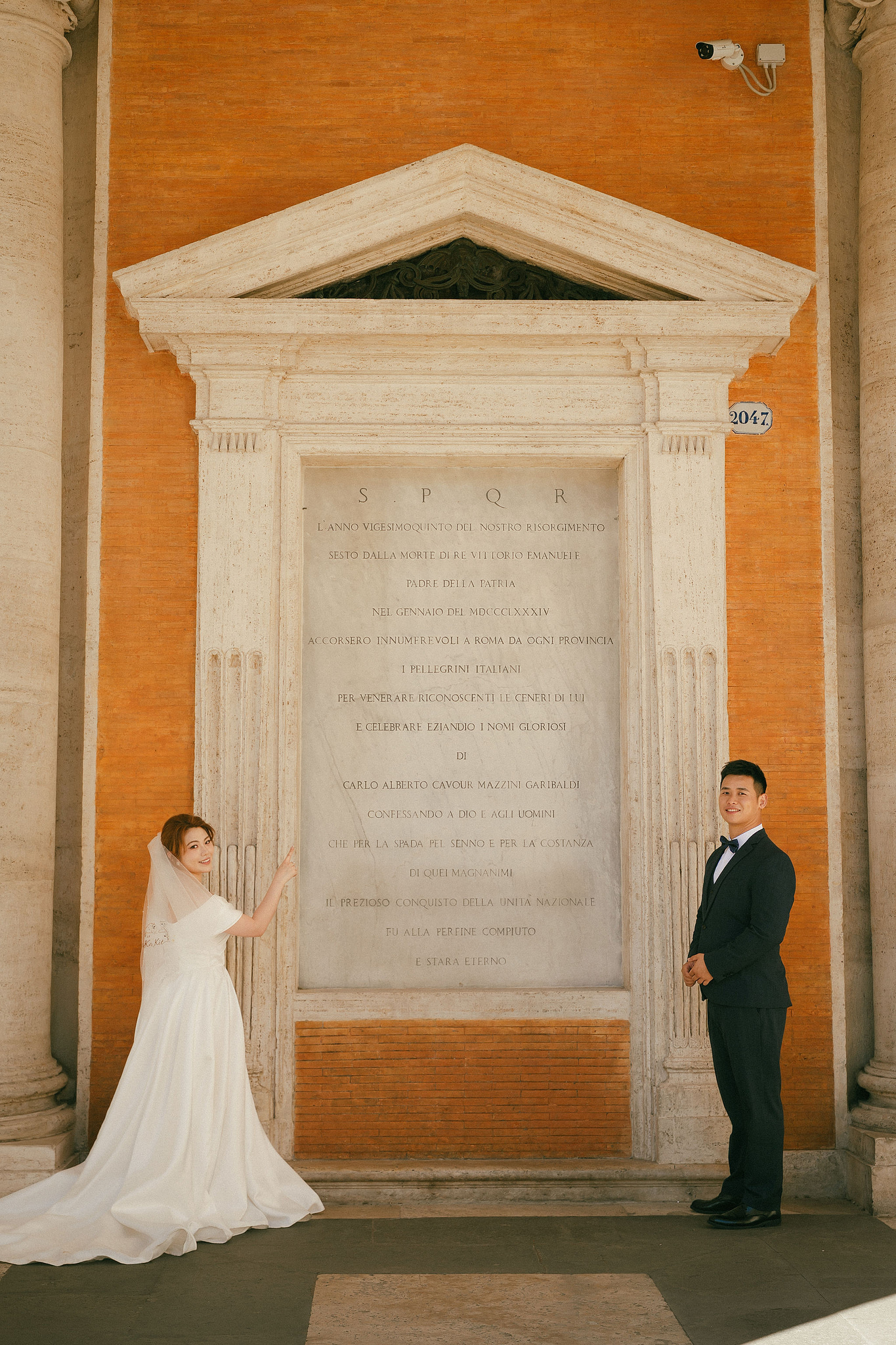 Rome Pre-Wedding Photoshoot | Rome Streets, Capitoline Hill, Basilica of St. Anthony, Villa Borghese & Giardino di Sant’Alessio at Capitoline Hill pre-wedding photo
