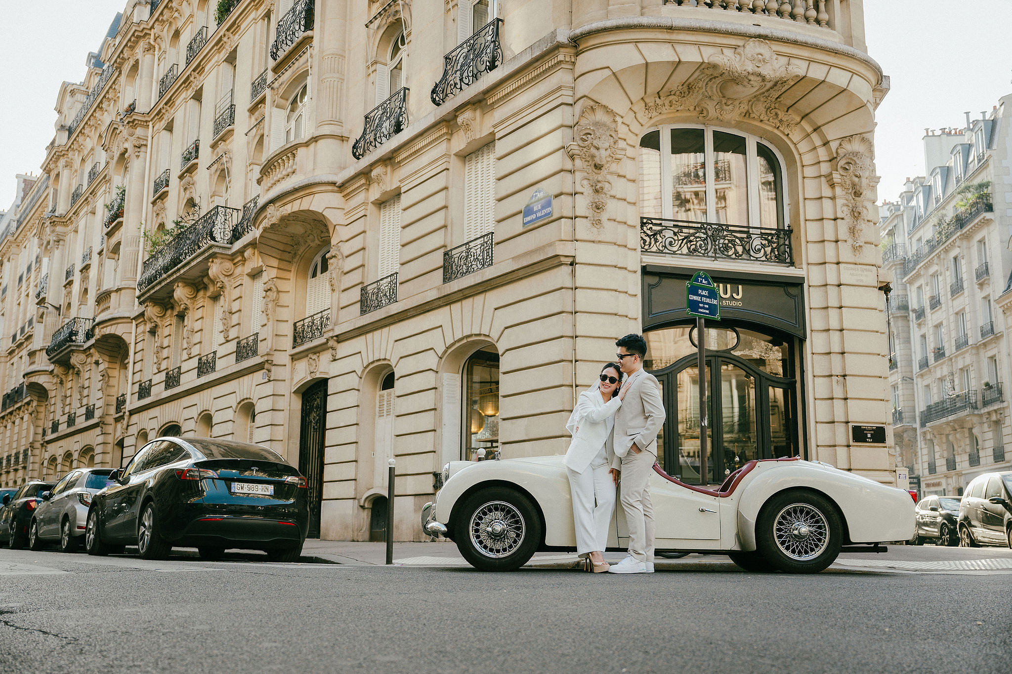 Paris Pre-Wedding Photoshoot | Trocadéro, Vintage Car, Parisian Café, Paris Rooftop & Louvre at Vintage Car pre-wedding photo