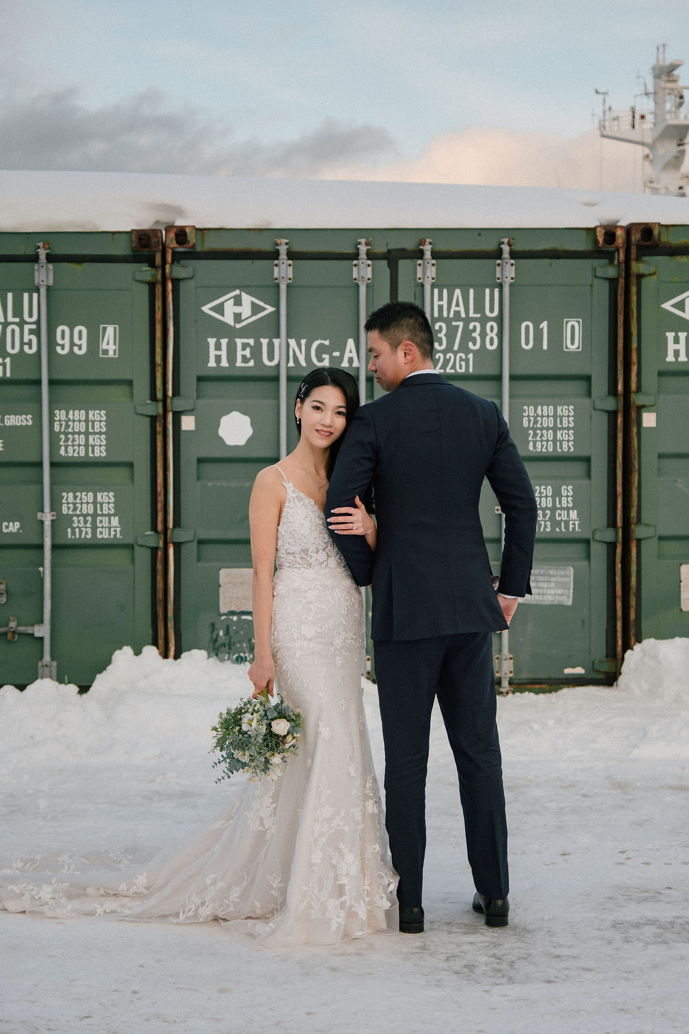 Hokkaido Pre-Wedding Photoshoot with Iyahiko Shrine, Nakajima Park, Moerenuma Park & Otaru Canal at Otaru Port pre-wedding photo