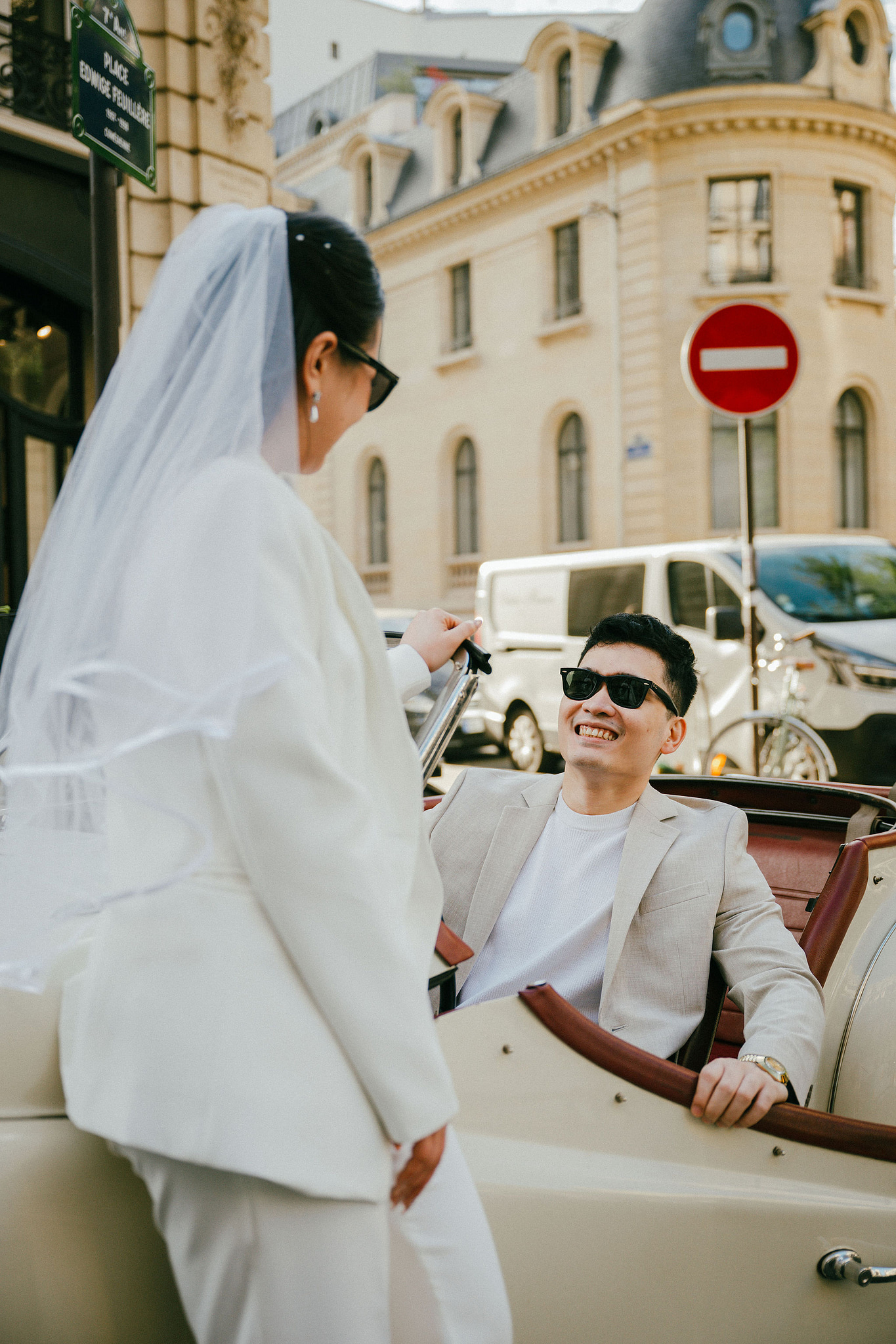 Paris Pre-Wedding Photoshoot | Trocadéro, Vintage Car, Parisian Café, Paris Rooftop & Louvre at Vintage Car pre-wedding photo