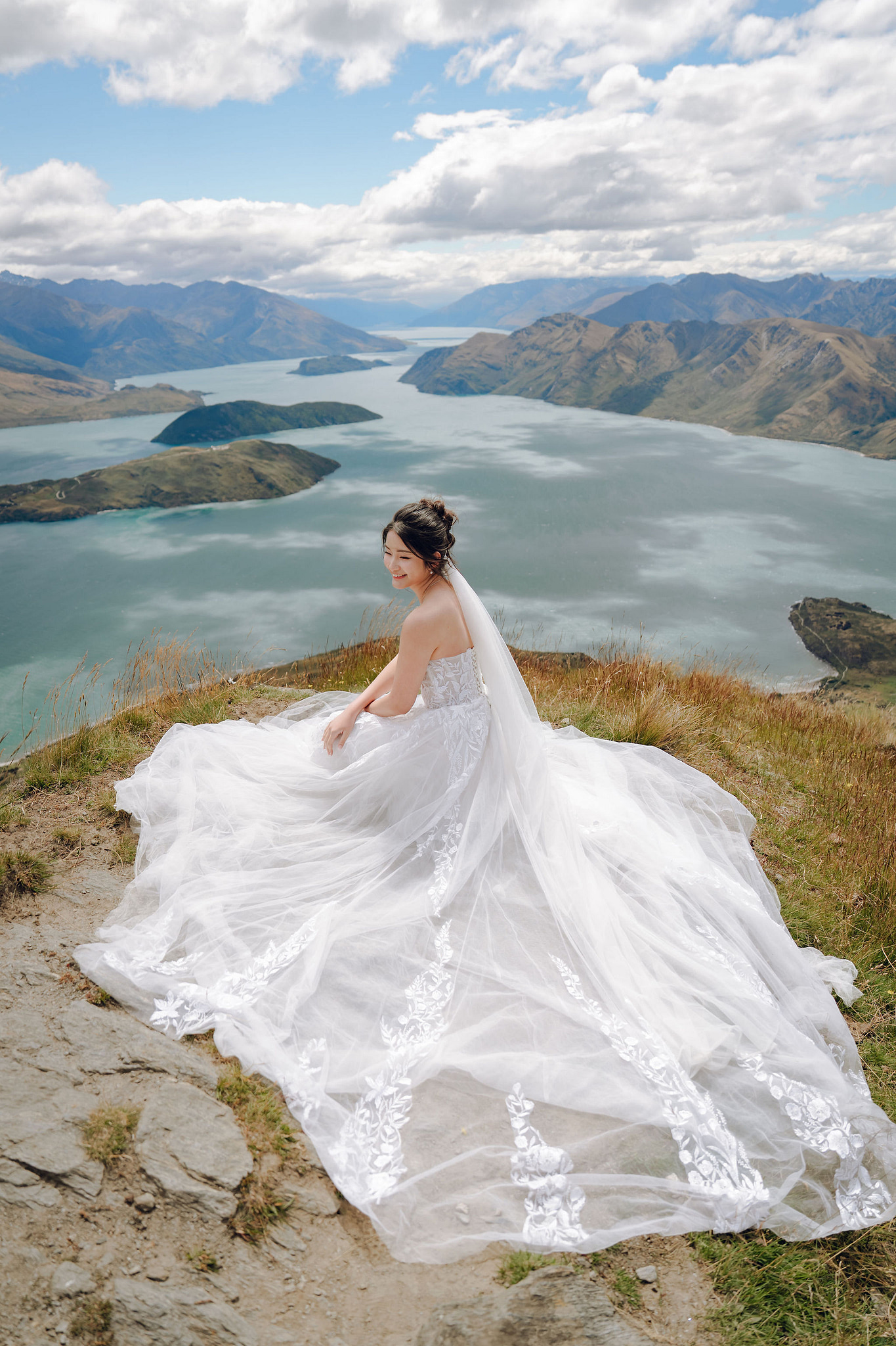 New Zealand Pre-Wedding Photoshoot | Coromandel Peak, Queenstown Highway & Alpaca Farm at Coromandel Peak pre-wedding photo