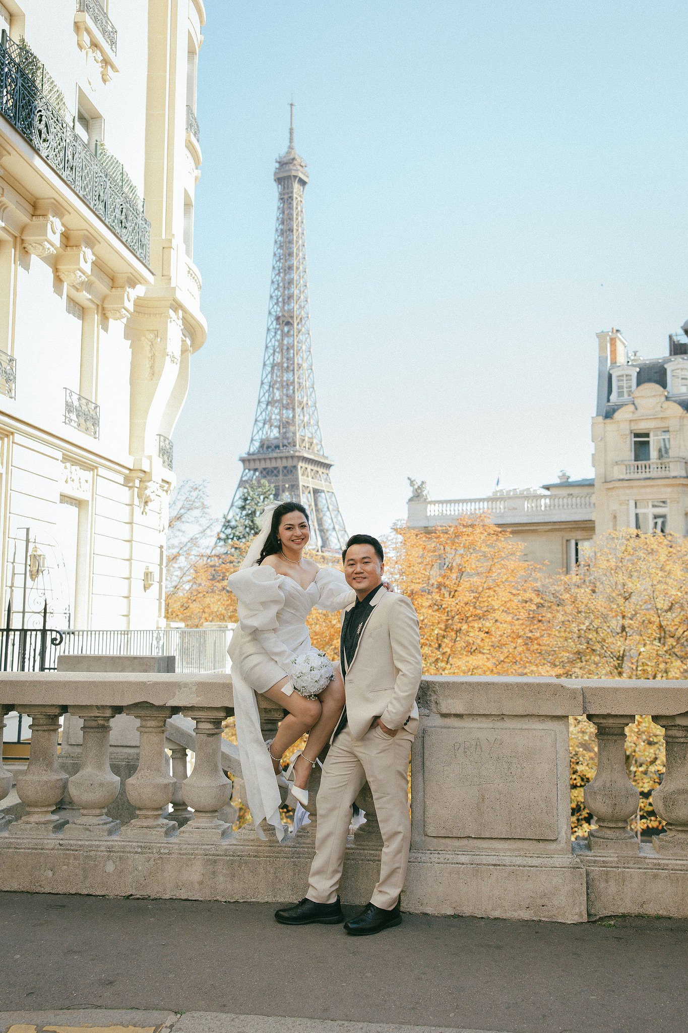 Paris Autumn Pre-Wedding Photoshoot | Avenue de Camoëns, Tuileries Garden, Louvre, Pont Alexandre III & Bir-Hakeim Bridge at Avenue de Camoëns pre-wedding photo