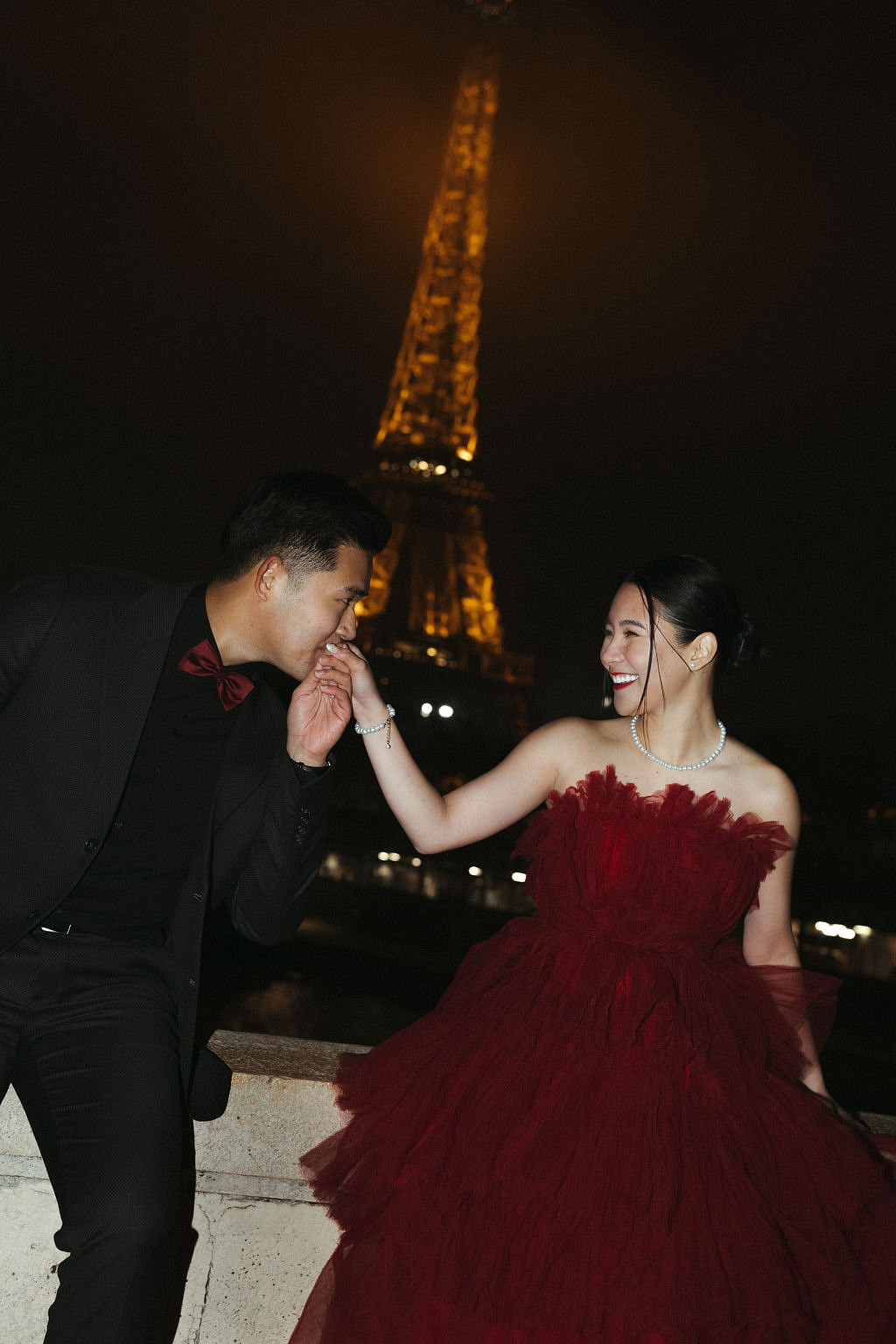 Paris Pre-Wedding Photoshoot with Eiﬀel Tower Louvre Museum Parisian Cafe Vintage Car Rooftop Night at Bir-Hakeim Bridge pre-wedding photo
