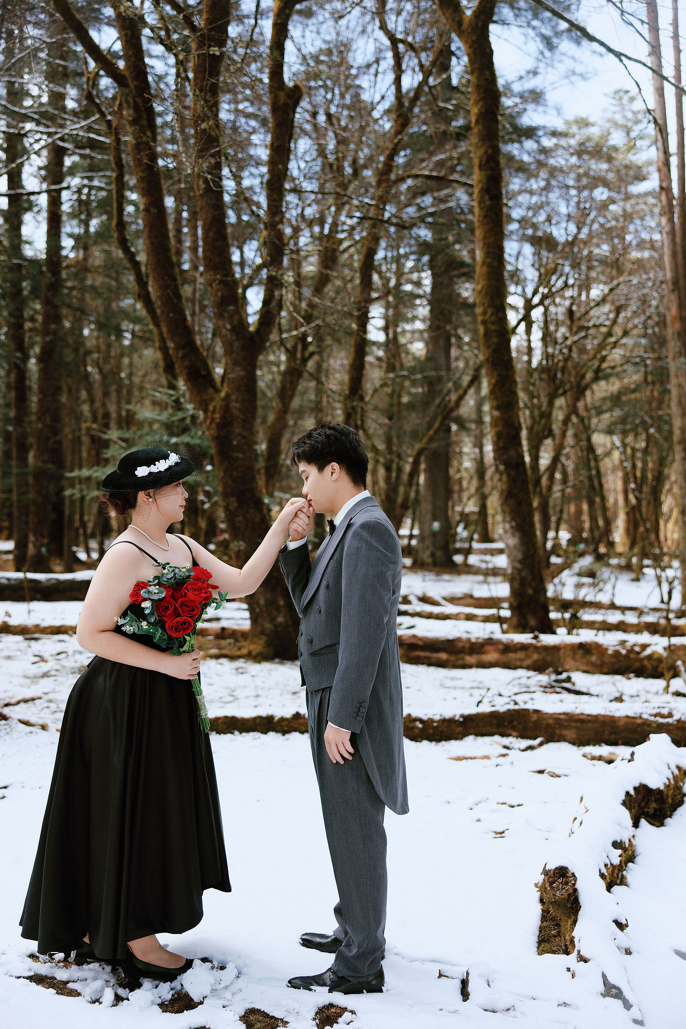 Lijiang Pre-Wedding Photoshoot | Spruce Meadow, Blue Moon Valley & Alpine Lake at Spruce Meadow pre-wedding photo