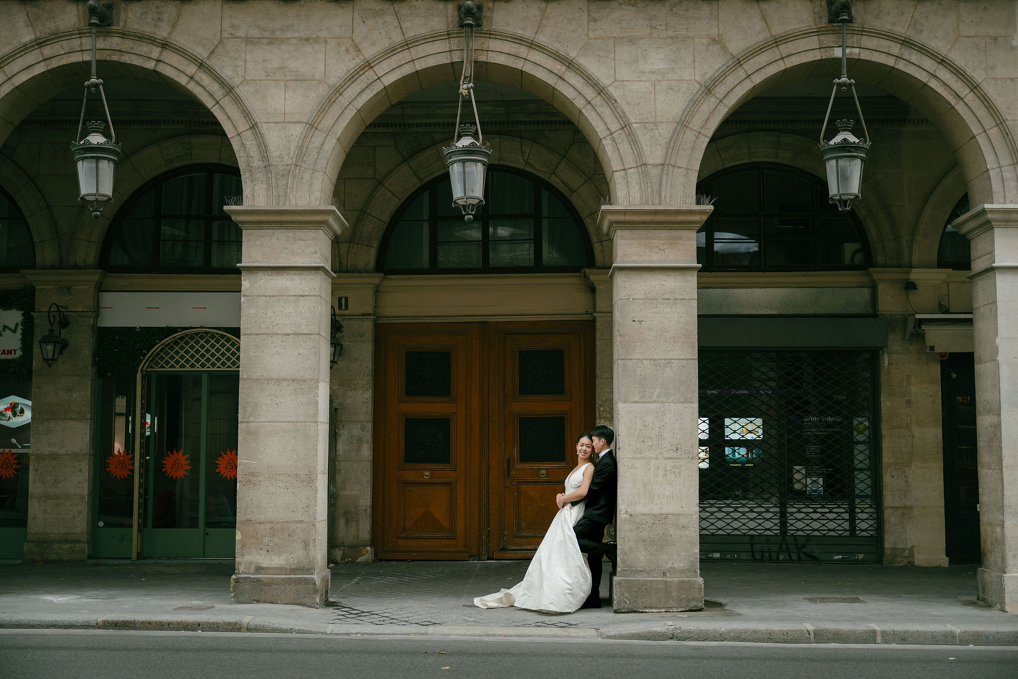 Paris Autumn Pre-Wedding Photoshoot | Place du Trocadéro, Port de Billy, Avenue de Camoëns, Louvre & Luxembourg Gardens at Parisian Streets & Café pre-wedding photo