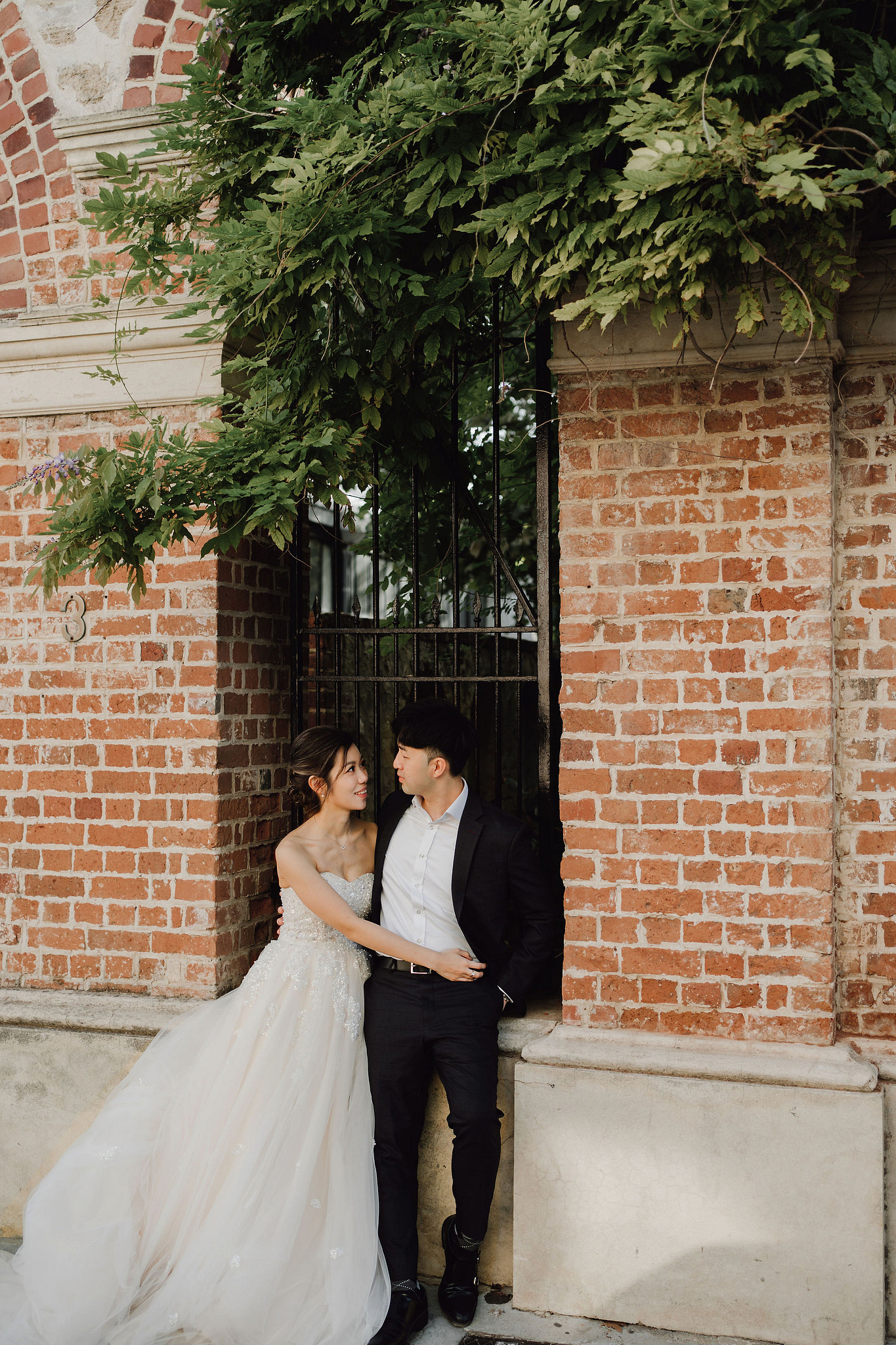 Perth Pre-Wedding Photoshoot | Fremantle, Lancelin, UWA & Coogee Beach at Fremantle pre-wedding photo