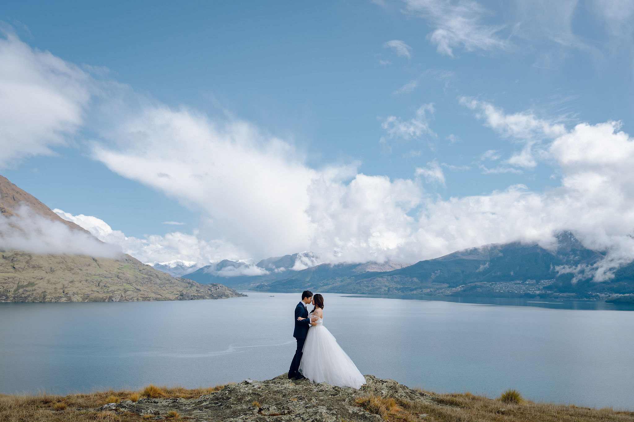 New Zealand Pre-Wedding Photoshoot | Lake Wakatipu, Alta Tarns, Coromandel Peak to Mount Cook at Lake Wakatipu pre-wedding photo