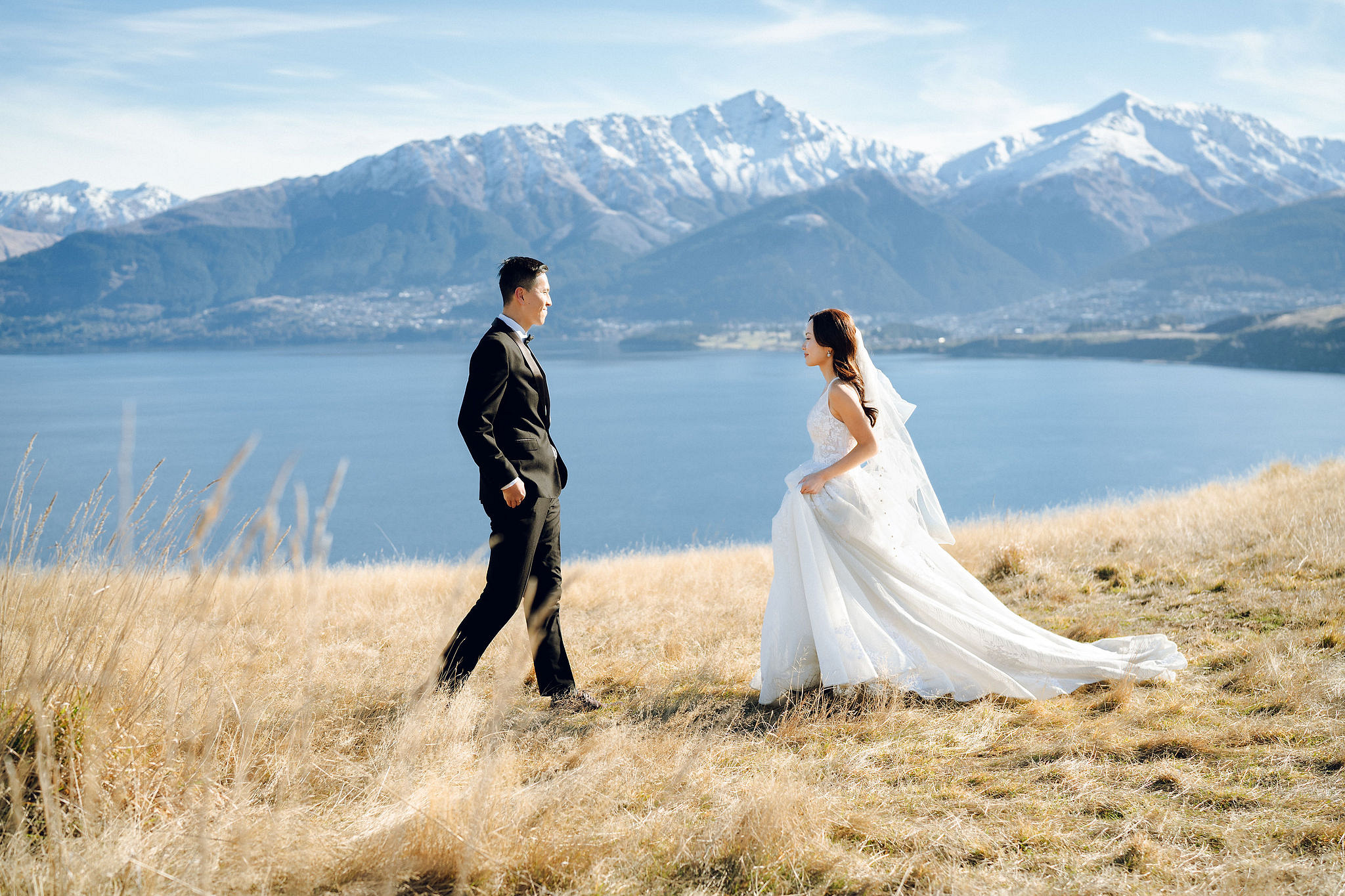 New Zealand Pre-Wedding Photoshoot with Lake Wakatipu, Skippers Canyon, Lake Tekapo, Mount Cook, and Omarama Clay Cliffs at Lake Wakatipu pre-wedding photo