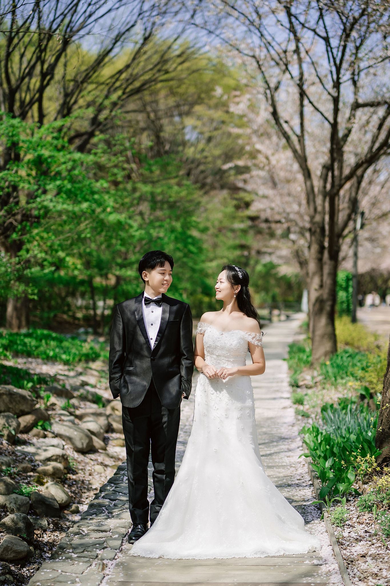 Seoul Pre-Wedding Photoshoot | Seoul Forest, Namsan Tower & Namsangol Hanok Village at Seoul Forest pre-wedding photo