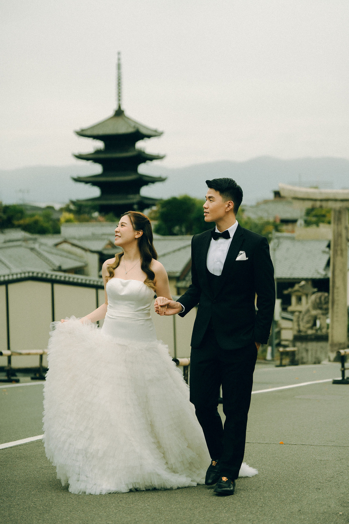 Kyoto Pre-Wedding Photoshoot | Fushimi Inari, Gion & Nara Park at Gion District & Historic Streets pre-wedding photo