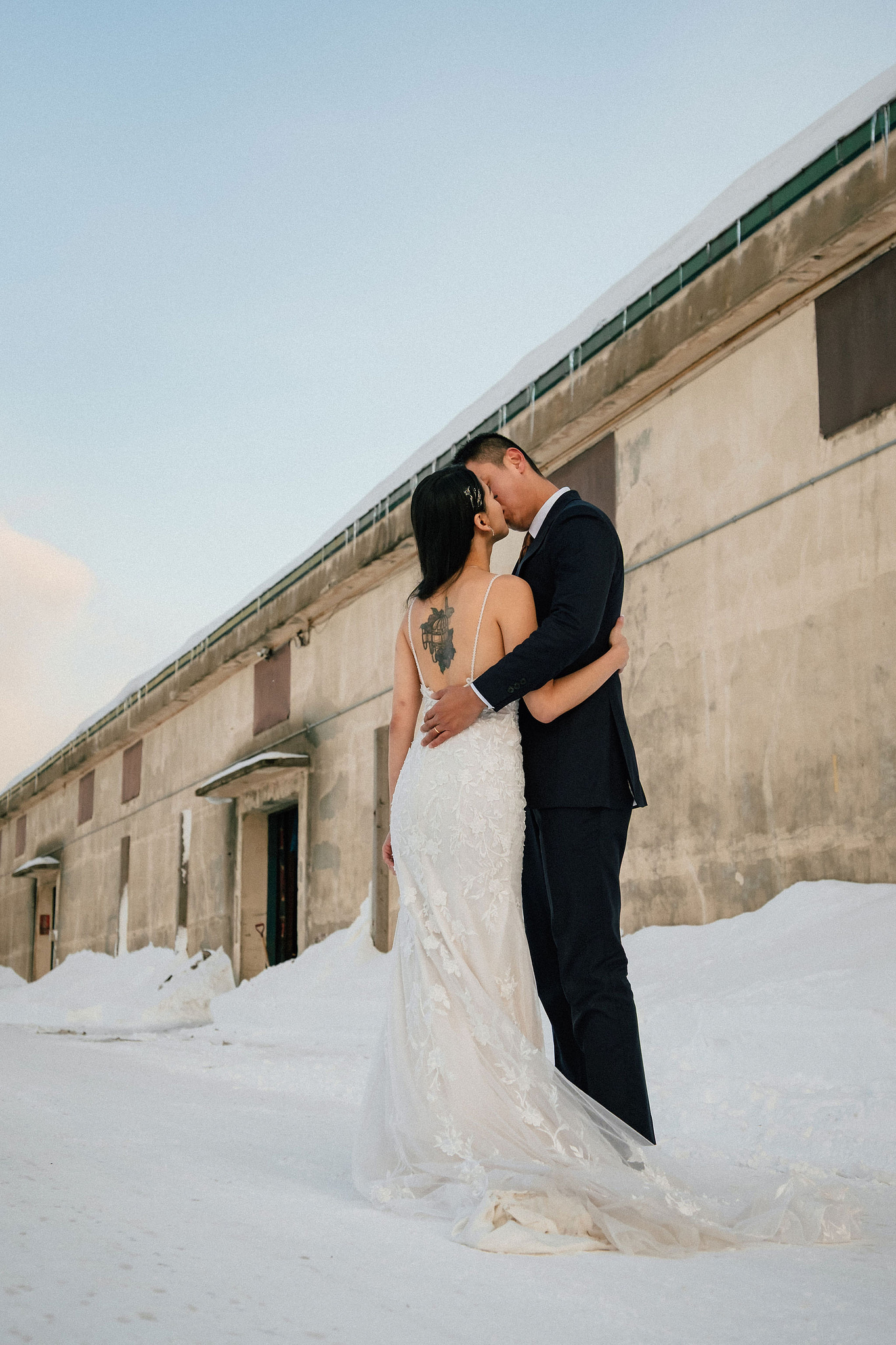 Hokkaido Pre-Wedding Photoshoot with Iyahiko Shrine, Nakajima Park, Moerenuma Park & Otaru Canal at Otaru Port pre-wedding photo
