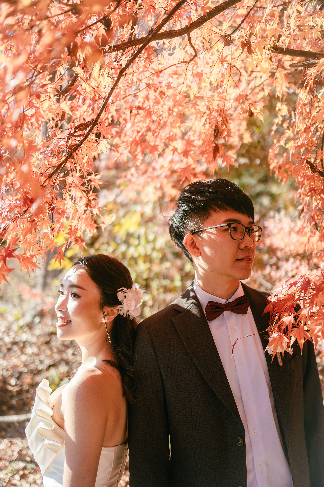 Tokyo & Mt Fuji Pre-Wedding Photoshoot | Asakusa Temple, Maple Corridor, Susuki Fields & Lake Kawaguchiko at Maple Corridor pre-wedding photo