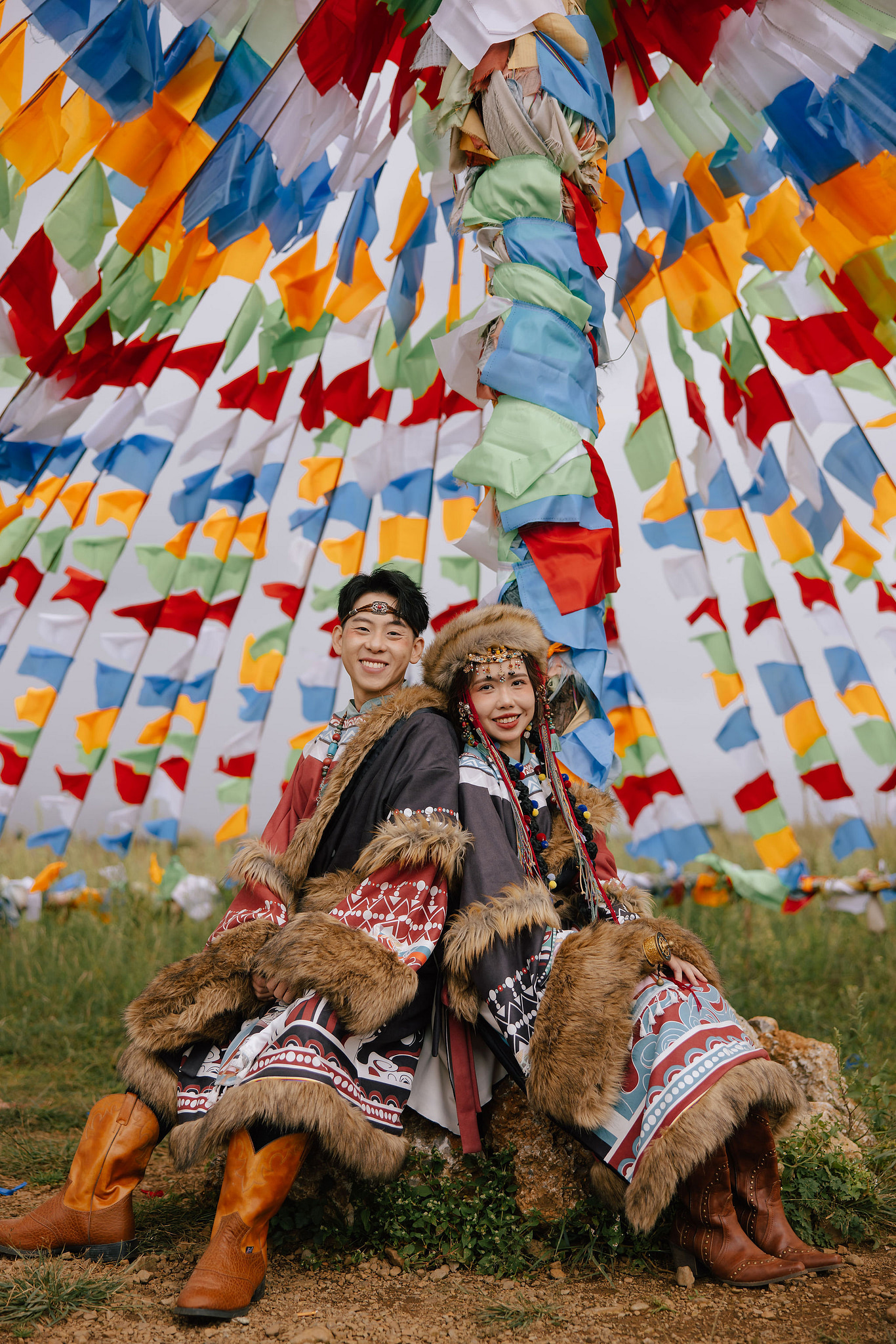 Yunnan Pre-Wedding Photoshoot Lijiang Dragon Jade Mountain Tribal Experience Ancient Town Hanfu at Yunnan Highland Pastures pre-wedding photo