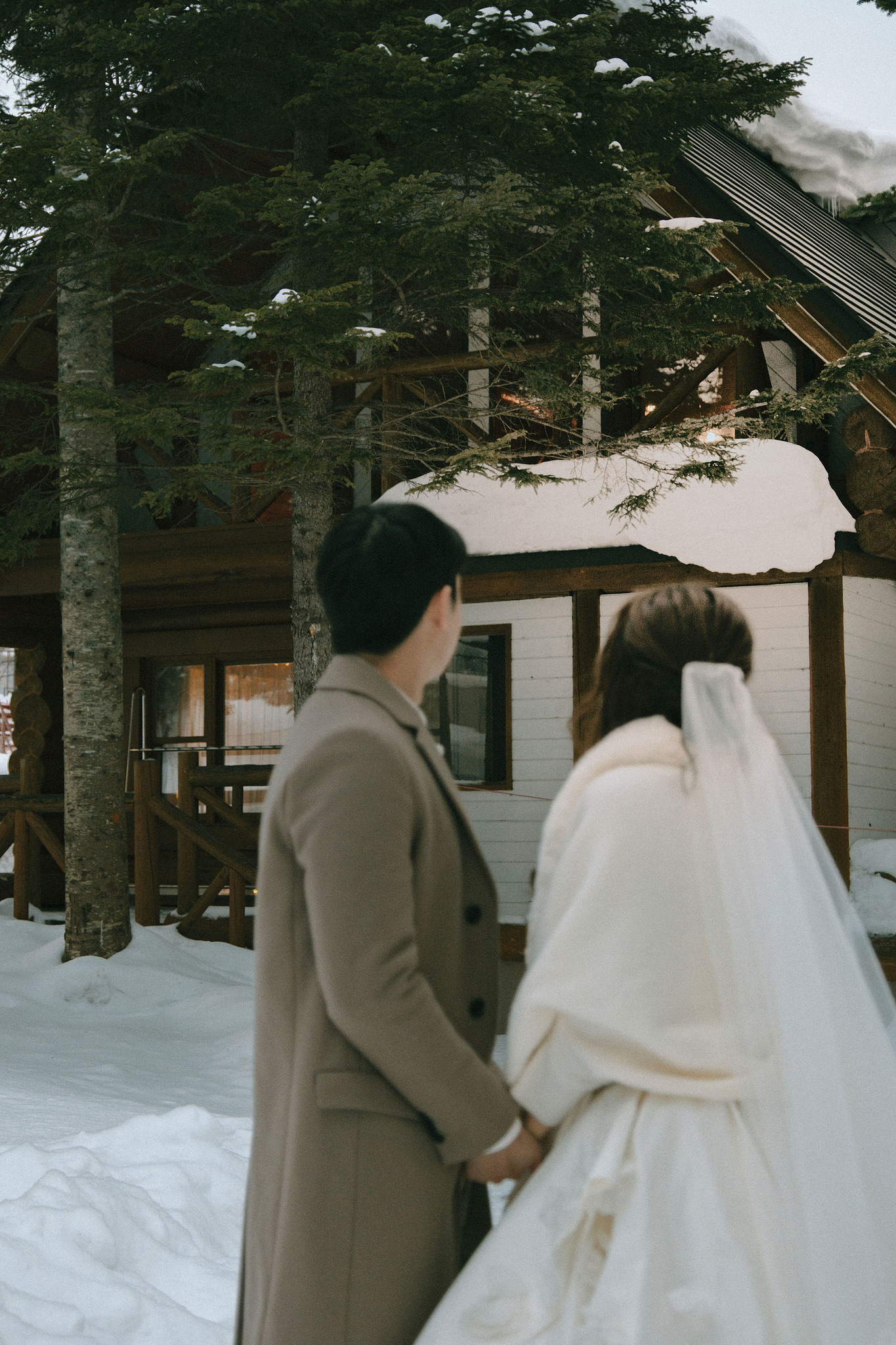Hokkaido Pre-Wedding Photoshoot | Birch Forest, Rusutsu Resort & Hirafu Village at Rusutsu Resort pre-wedding photo