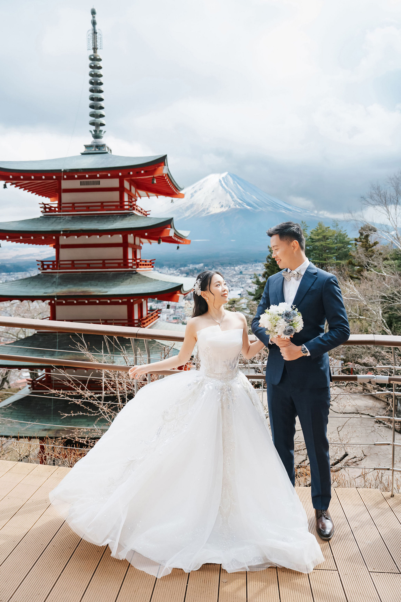 Tokyo & Mt Fuji Pre-Wedding Photoshoot | Tokyo Shrine, Chureito Pagoda & Lake Kawaguchiko at Chureito Pagoda pre-wedding photo