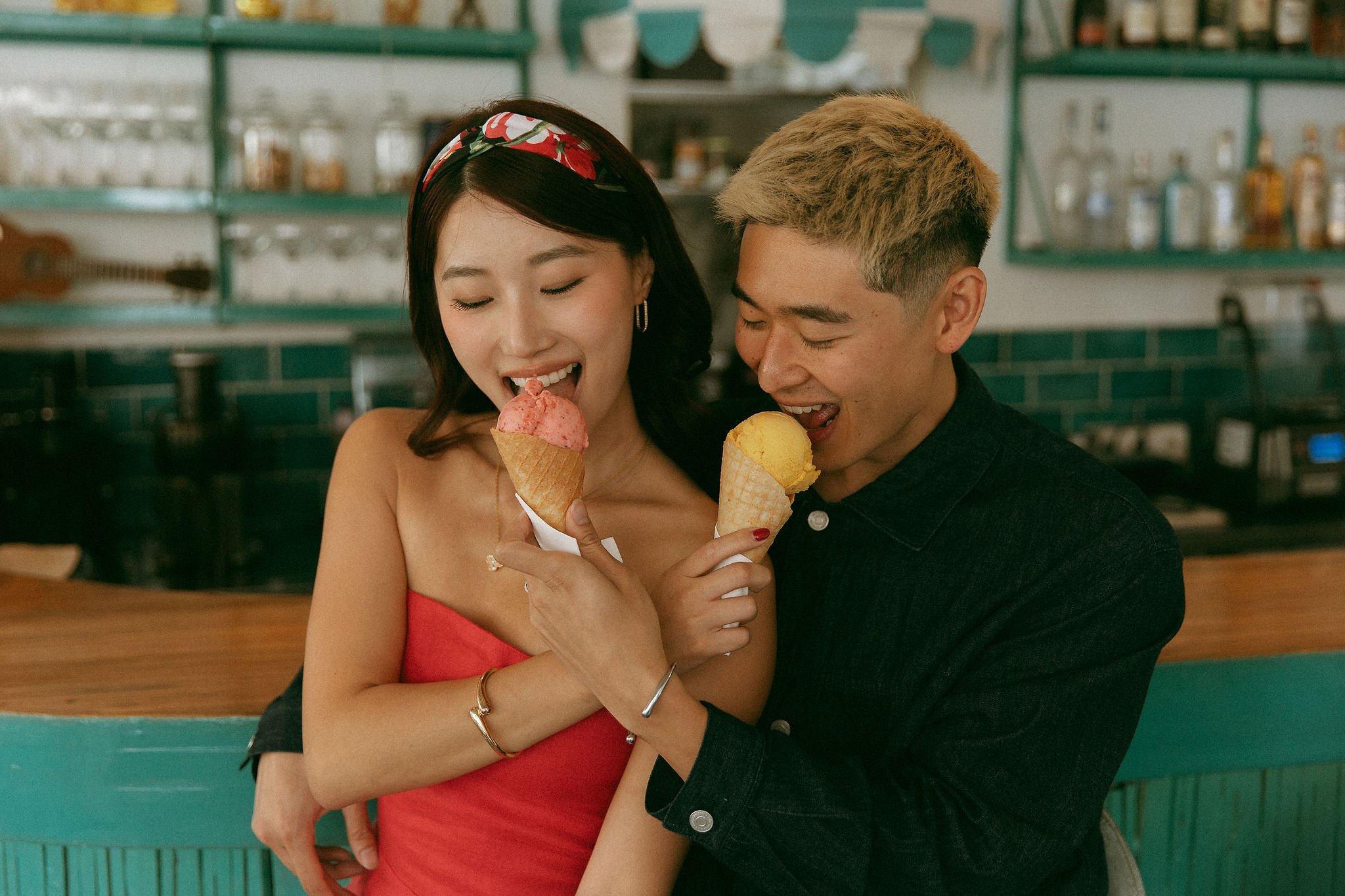 Bali Pre-Wedding Photoshoot | Mt. Batur Pinggan Village, Gelato Diner & Black Sand Beach at Restaurant   pre-wedding photo