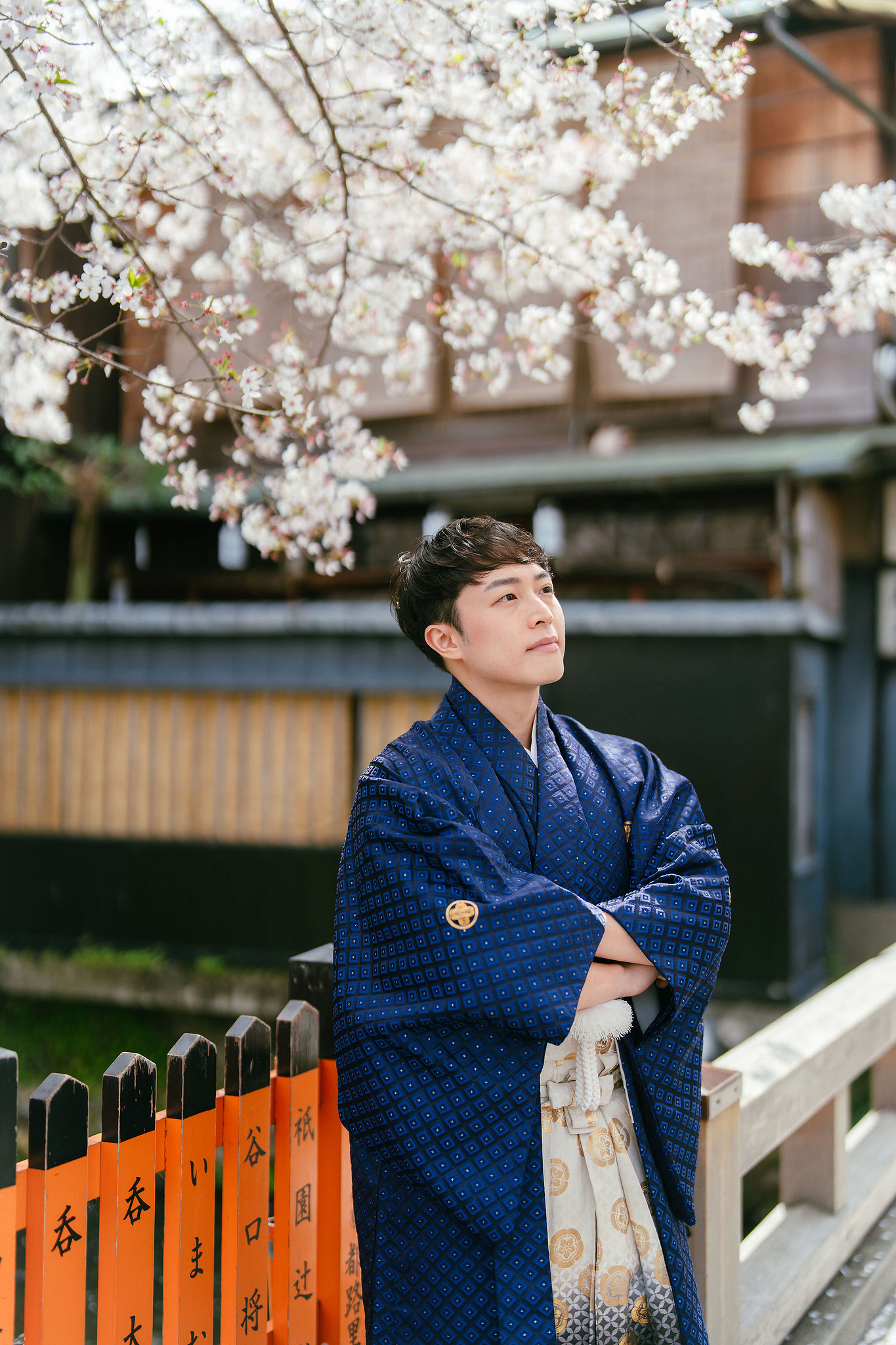 Kyoto Pre-Wedding Photoshoot | Fushimi Inari, Nara Deer Park & Mt. Wakakusa at Fushimi Inari pre-wedding photo