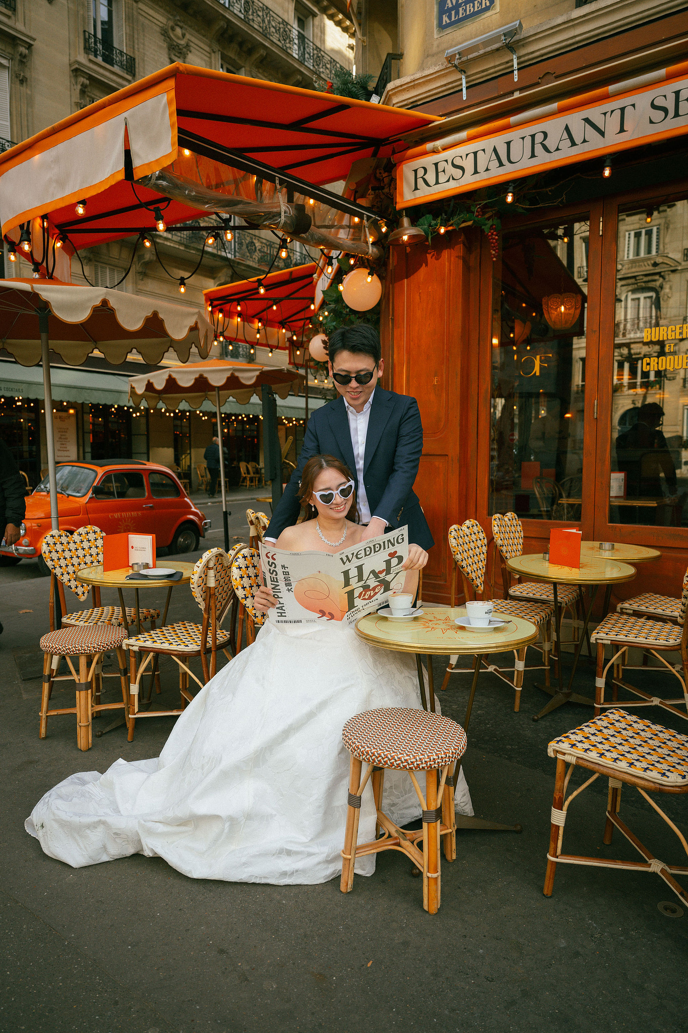 Paris Sunrise Pre-Wedding Photoshoot | Place du Trocadéro, Louvre, Parisian Café & Bir-Hakeim Bridge 巴黎日出婚紗攝影｜特羅卡德羅廣場、羅浮宮、巴黎咖啡館與比爾阿克姆橋 at Parisian Café pre-wedding photo