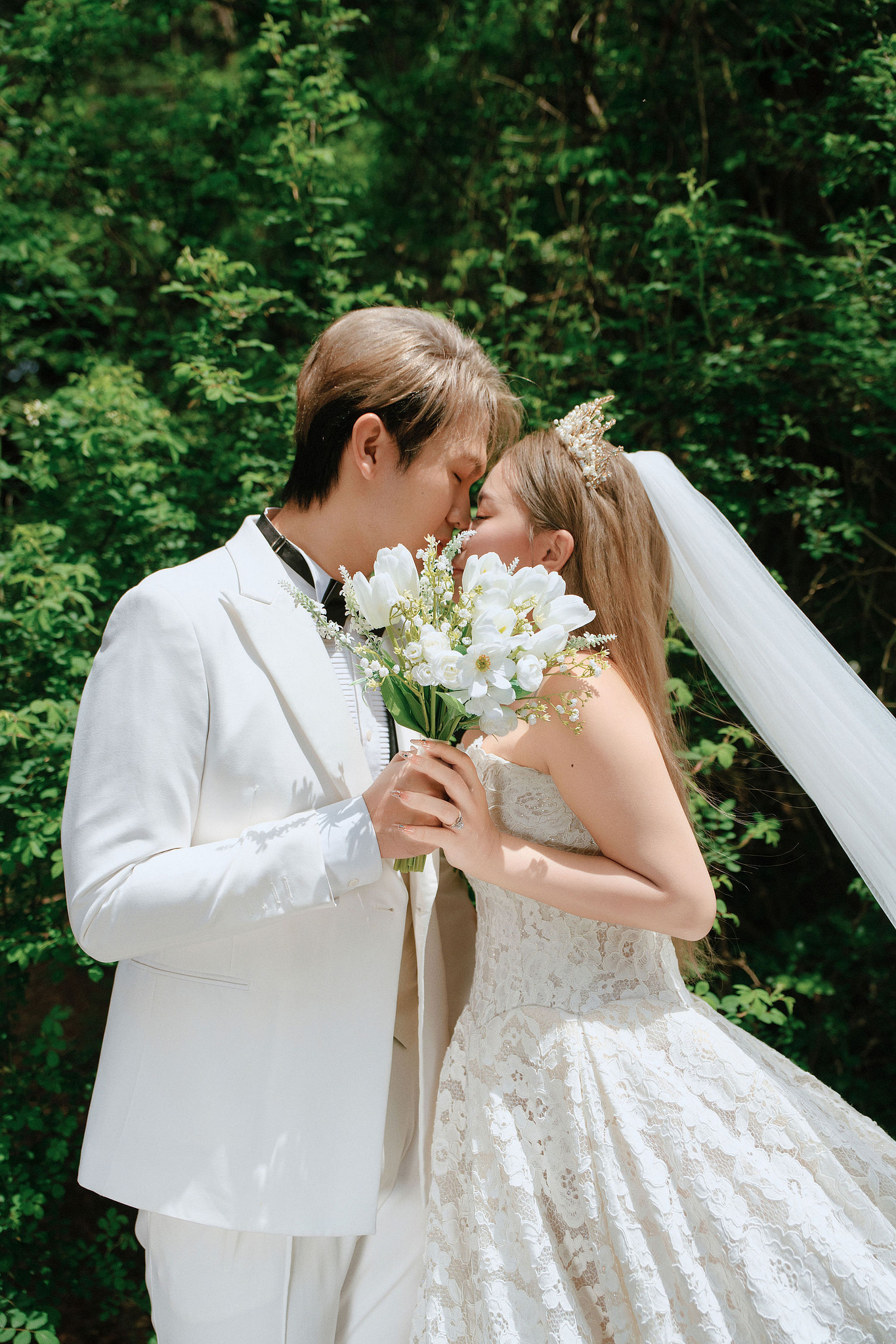 Jeju Pre-Wedding Photoshoot | Sangye-dong Forest, Yerae Ecological Park & Hyeopjae Beach at Sangye-dong Forest pre-wedding photo