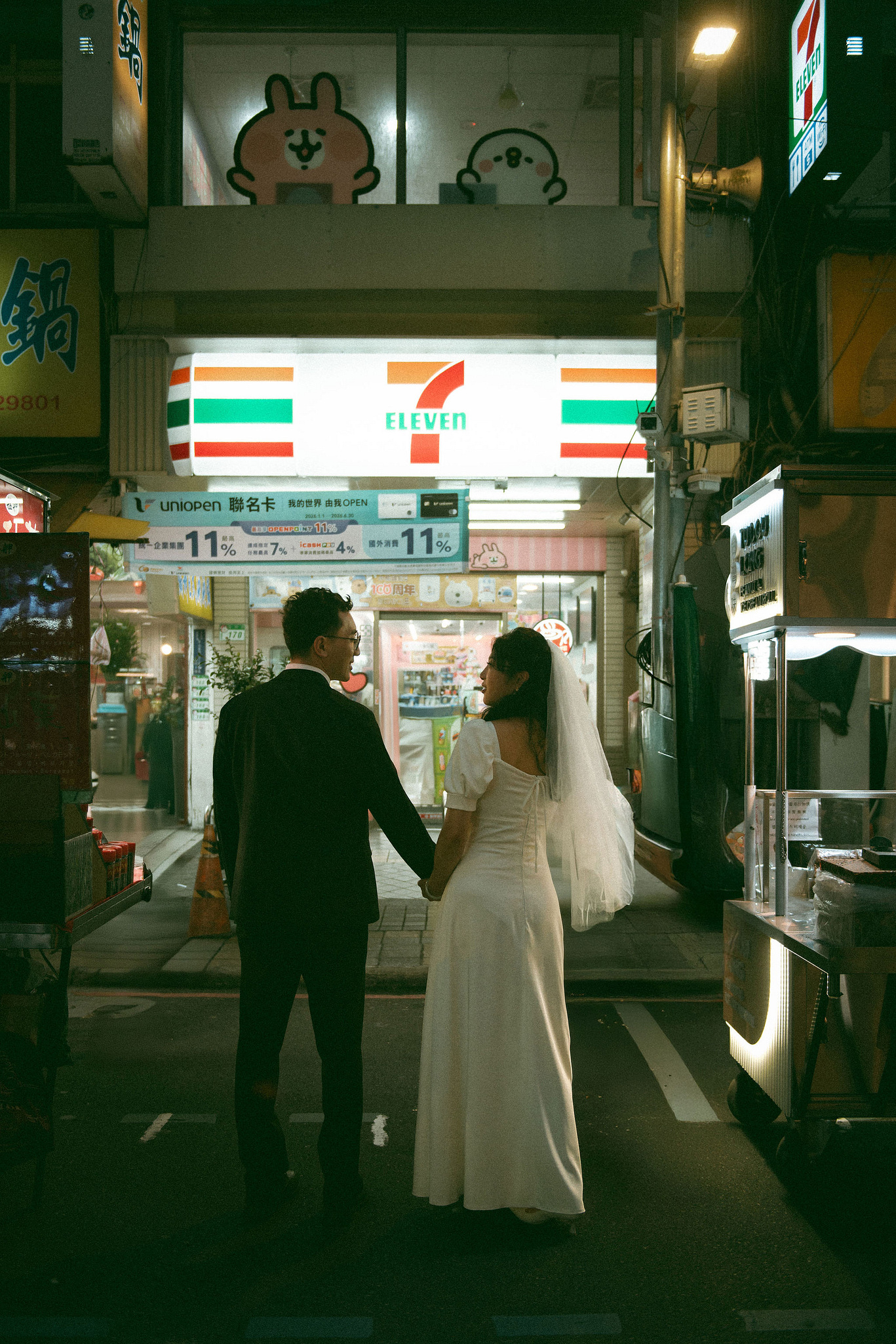 Taiwan Pre-Wedding Photoshoot | Cafe Chamber, Yangmingshan & Huaxi Street Night Market at Huaxi Street Night Market pre-wedding photo