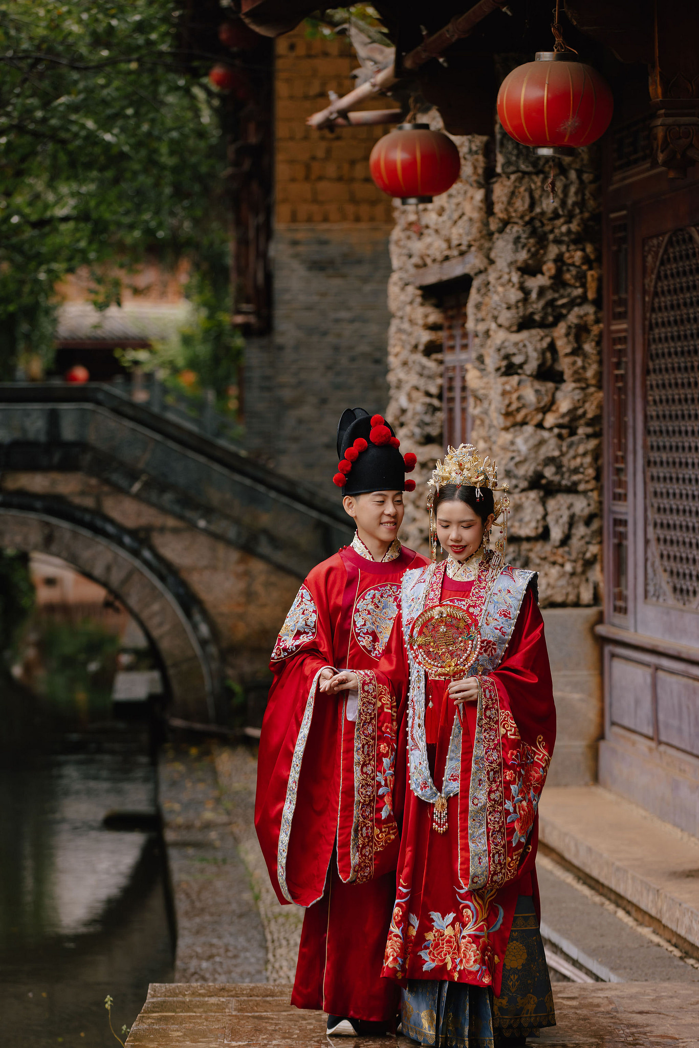 Yunnan Pre-Wedding Photoshoot Lijiang Dragon Jade Mountain Tribal Experience Ancient Town Hanfu at Yunnan Ancient Town pre-wedding photo