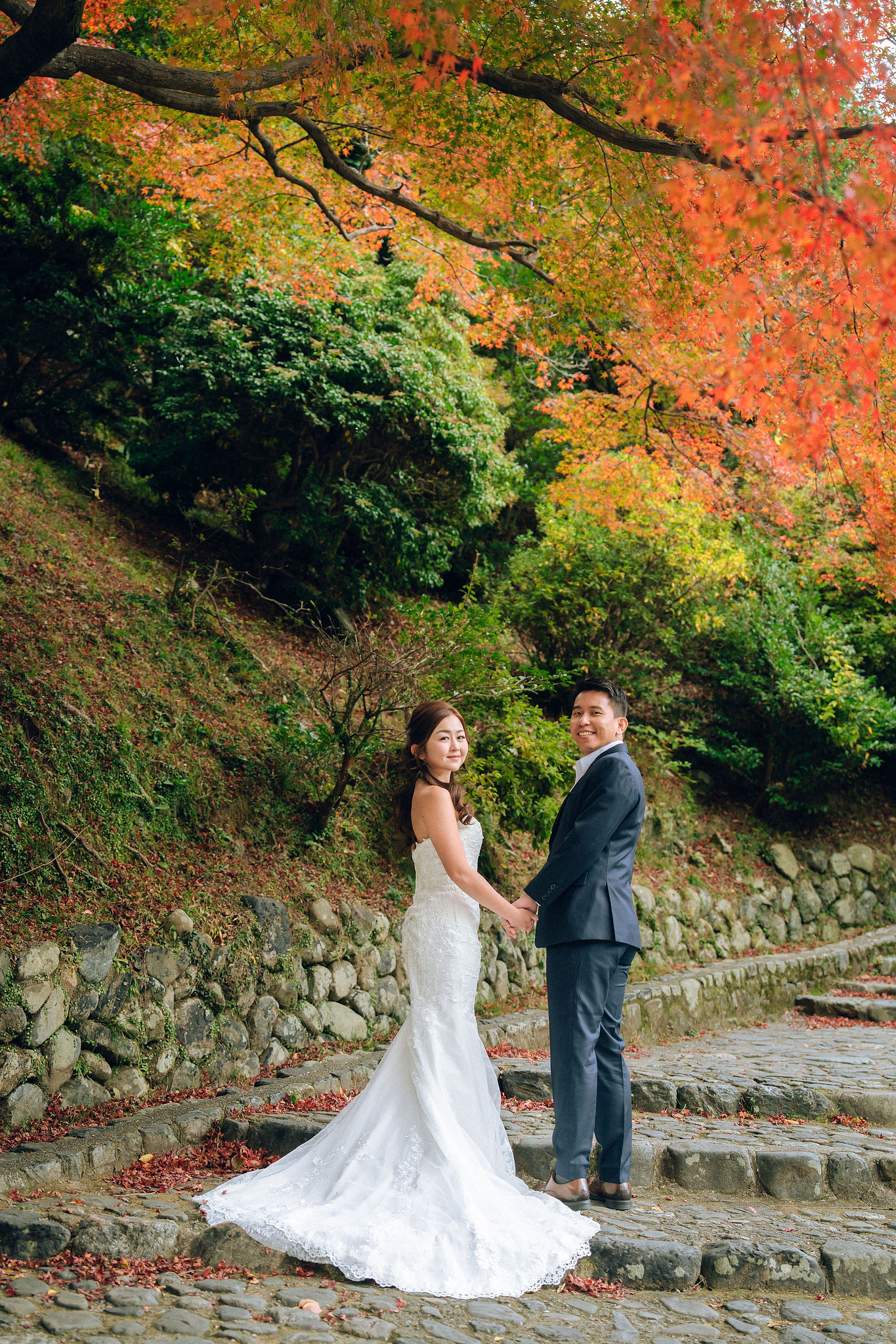 Kyoto Pre-Wedding Photoshoot | Arashiyama River, Arashiyama Temple & Mt. Wakakusa at Arashiyama River pre-wedding photo