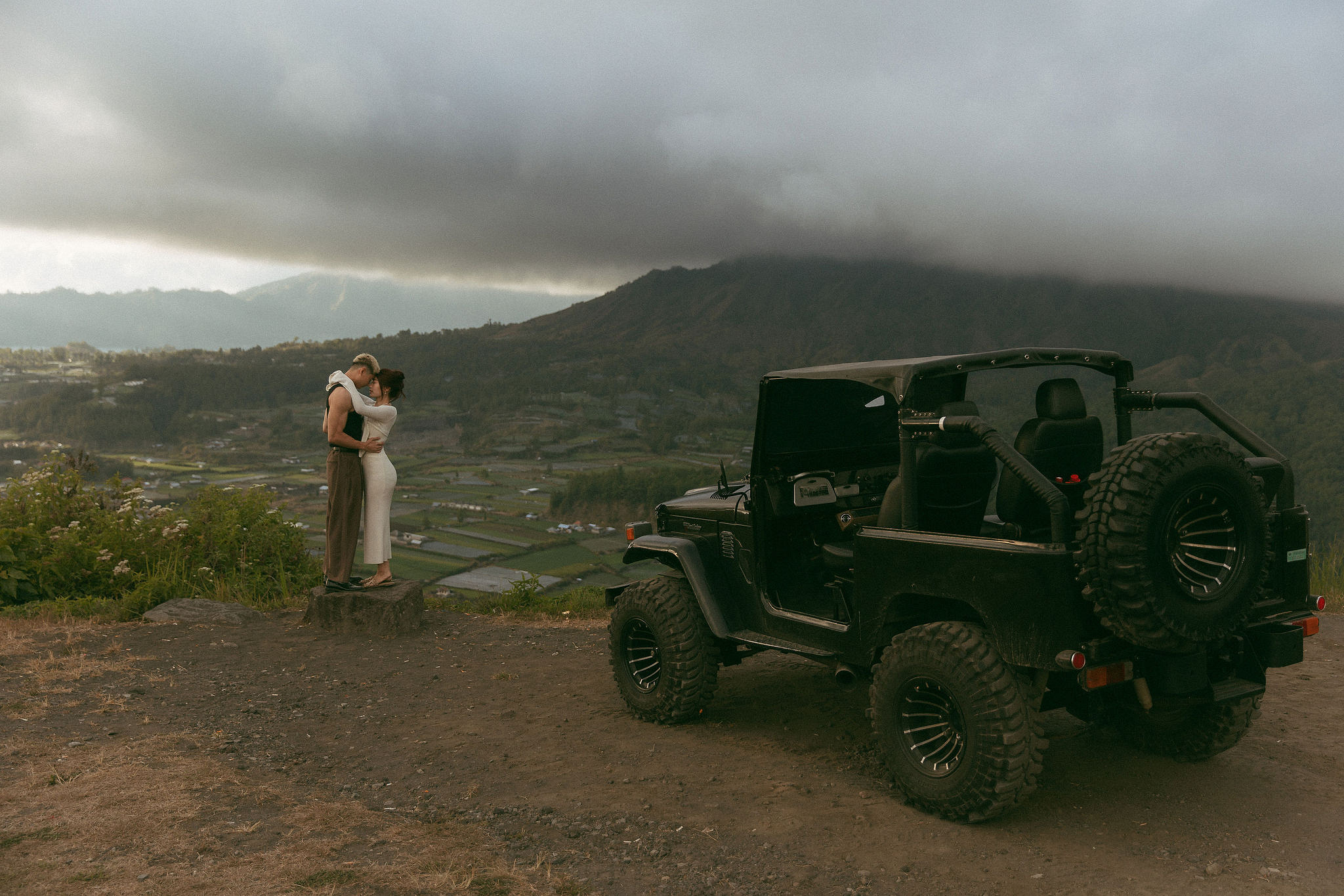 Bali Pre-Wedding Photoshoot | Mt. Batur Pinggan Village, Gelato Diner & Black Sand Beach at Mt. Batur - Pinggan Village   pre-wedding photo
