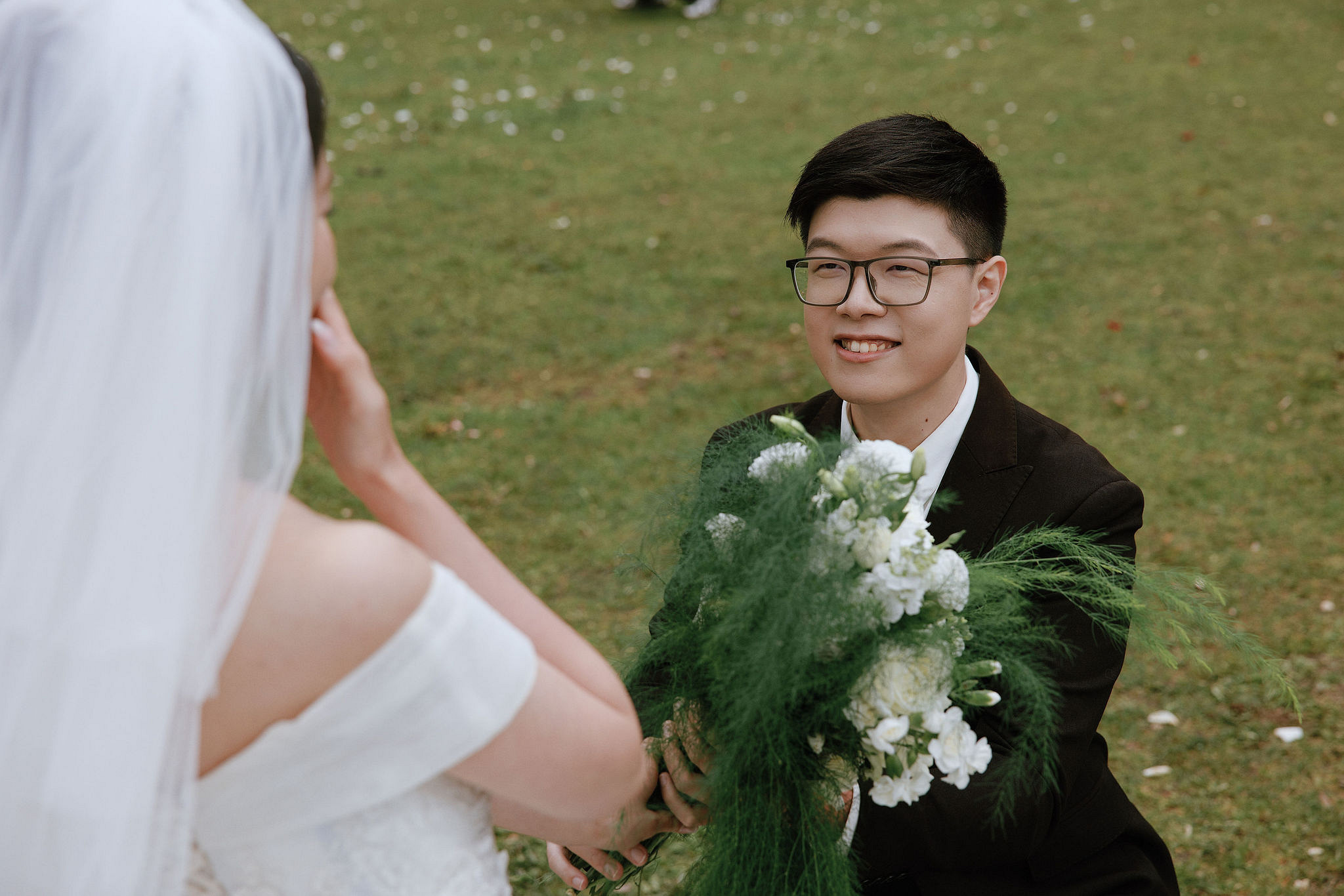 Lijiang, Yunnan Pre-Wedding Photoshoot | Spruce Meadow, Blue Moon Valley, Yulong Snow Mountain & Shuhe Ancient Town at Spruce Meadow pre-wedding photo