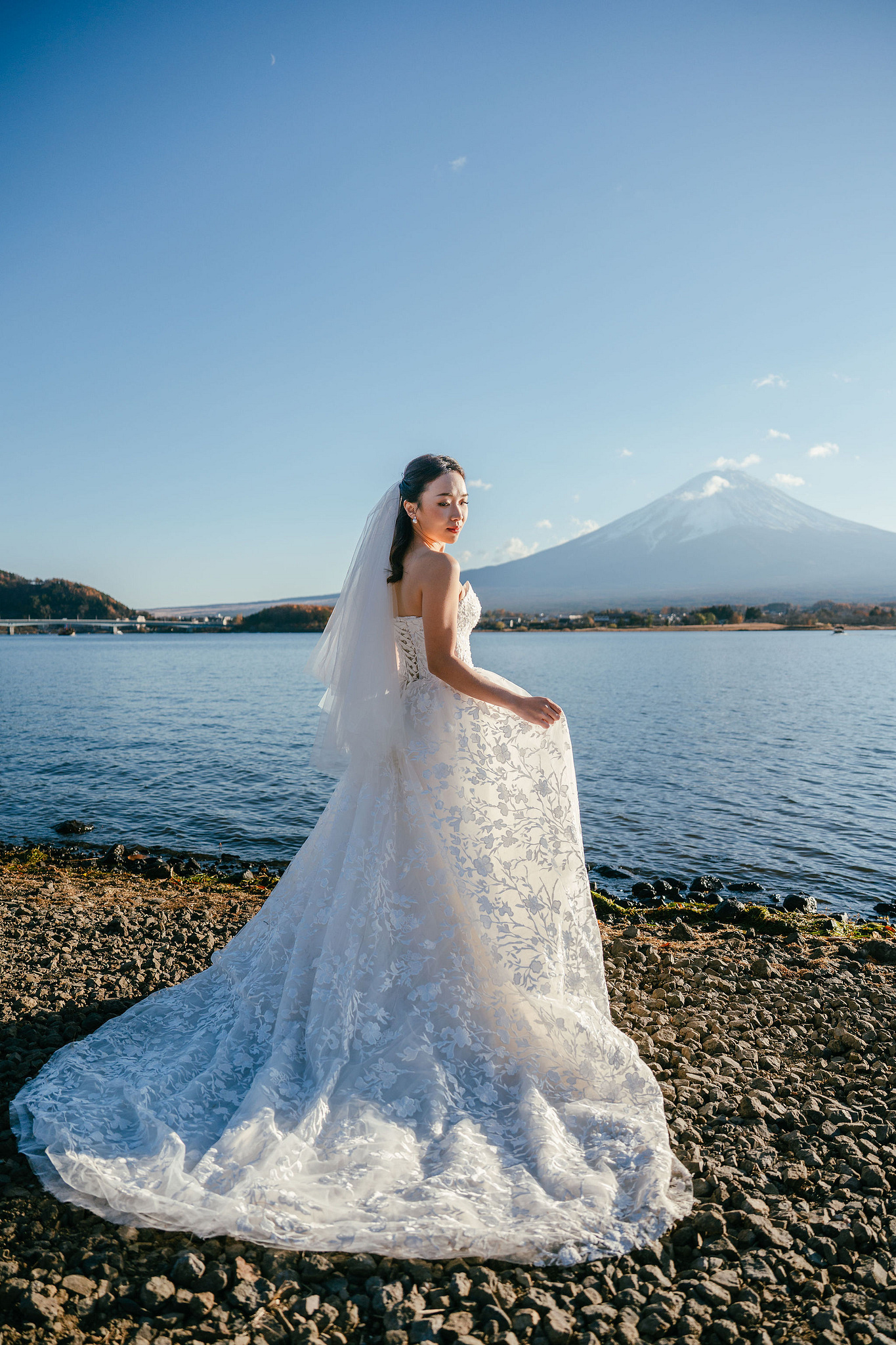 Tokyo & Mt Fuji Pre-Wedding Photoshoot | Asakusa Temple, Maple Corridor, Susuki Fields & Lake Kawaguchiko at Lake Kawaguchiko pre-wedding photo